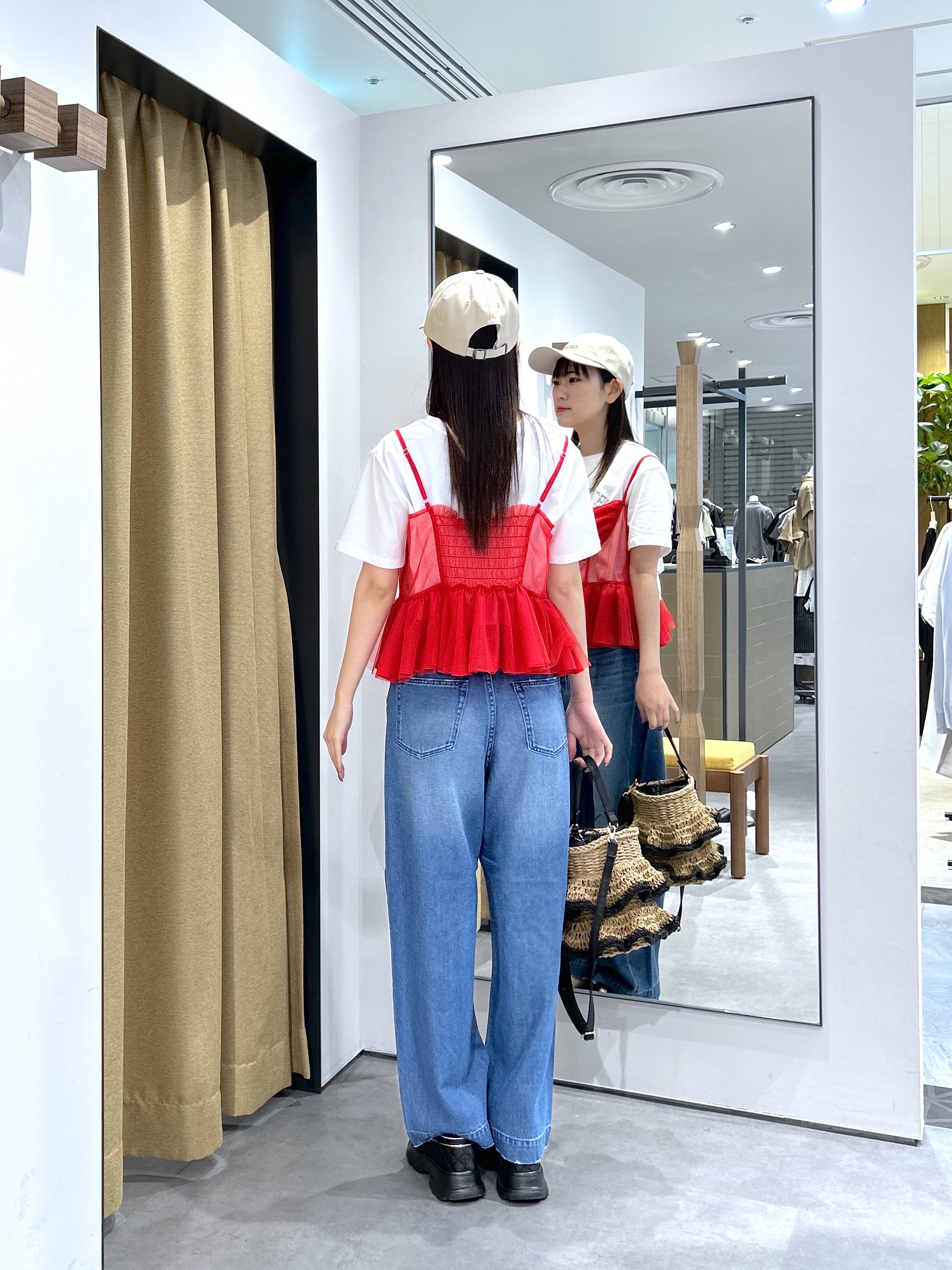 Renoさんの「INDIVI｜ナンバリングTシャツ」を使ったコーディネート