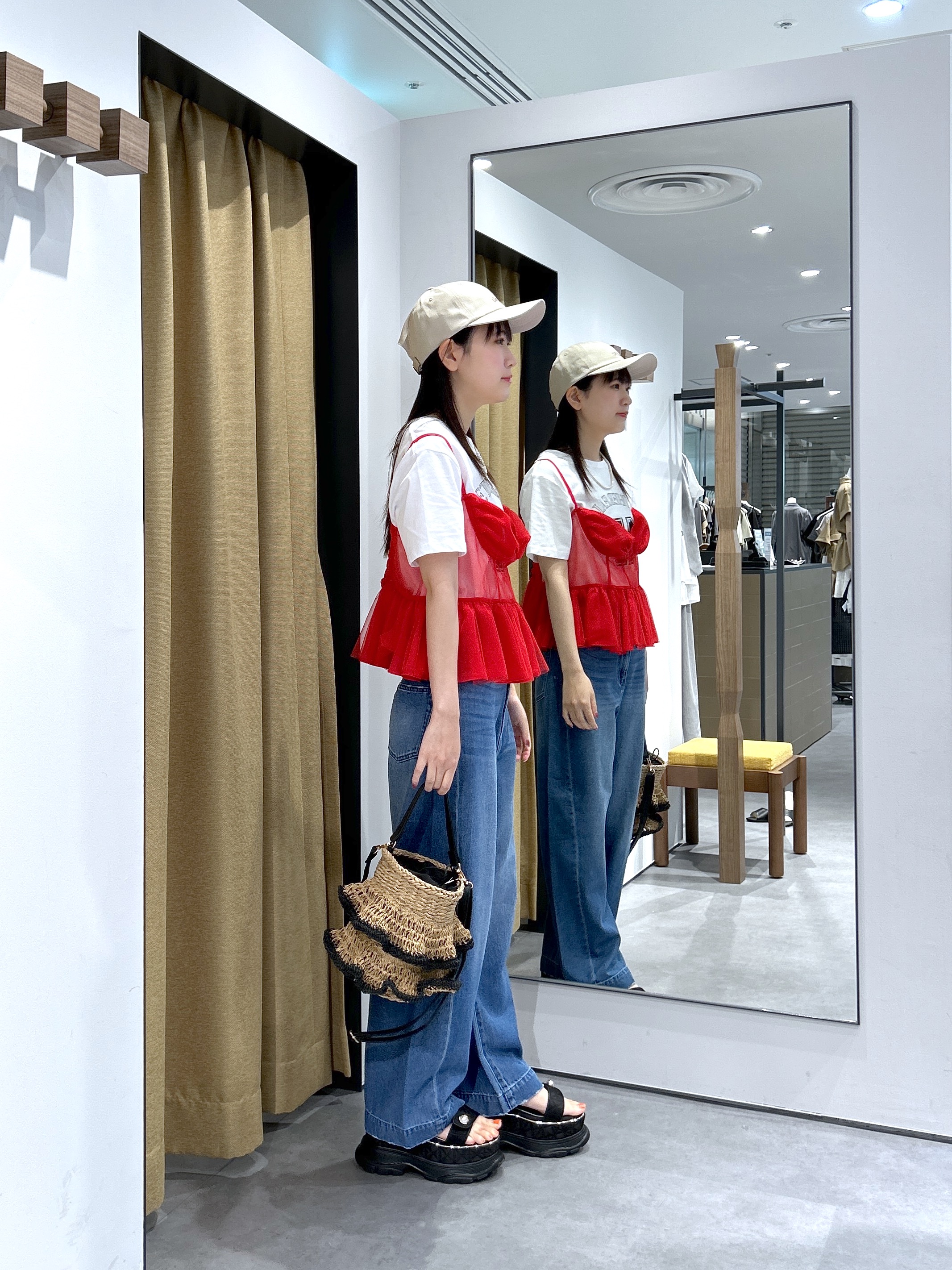 Renoさんの「INDIVI｜ナンバリングTシャツ」を使ったコーディネート