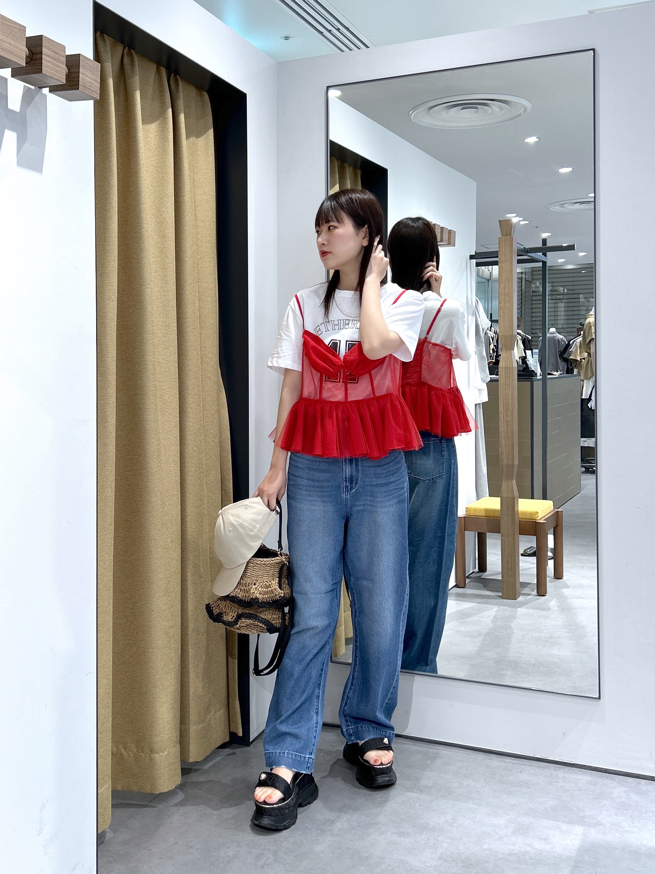 Renoさんの「INDIVI｜ナンバリングTシャツ」を使ったコーディネート
