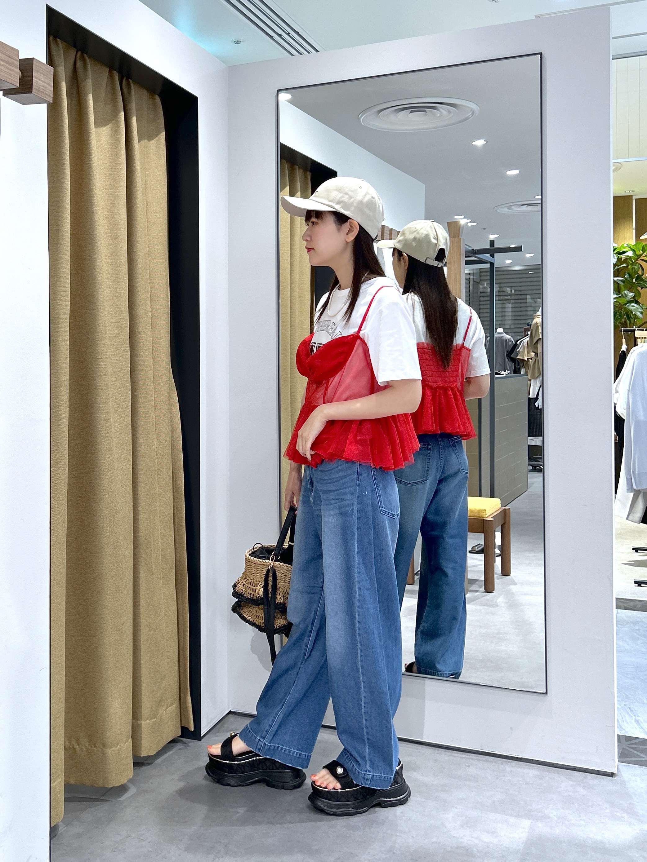 Renoさんの「INDIVI｜ナンバリングTシャツ」を使ったコーディネート