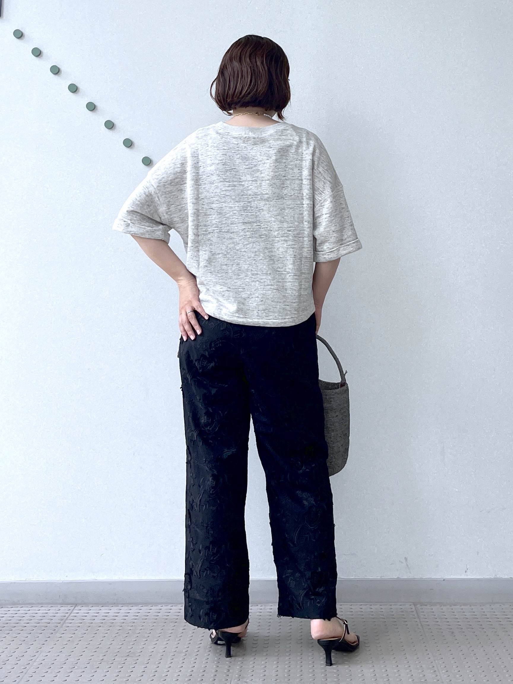 Soeさんの「DRESSTERIOR｜【ウォッシャブル/ウエストゴム】コットンエンブロイダリー イージーパンツ」を使ったコーディネート
