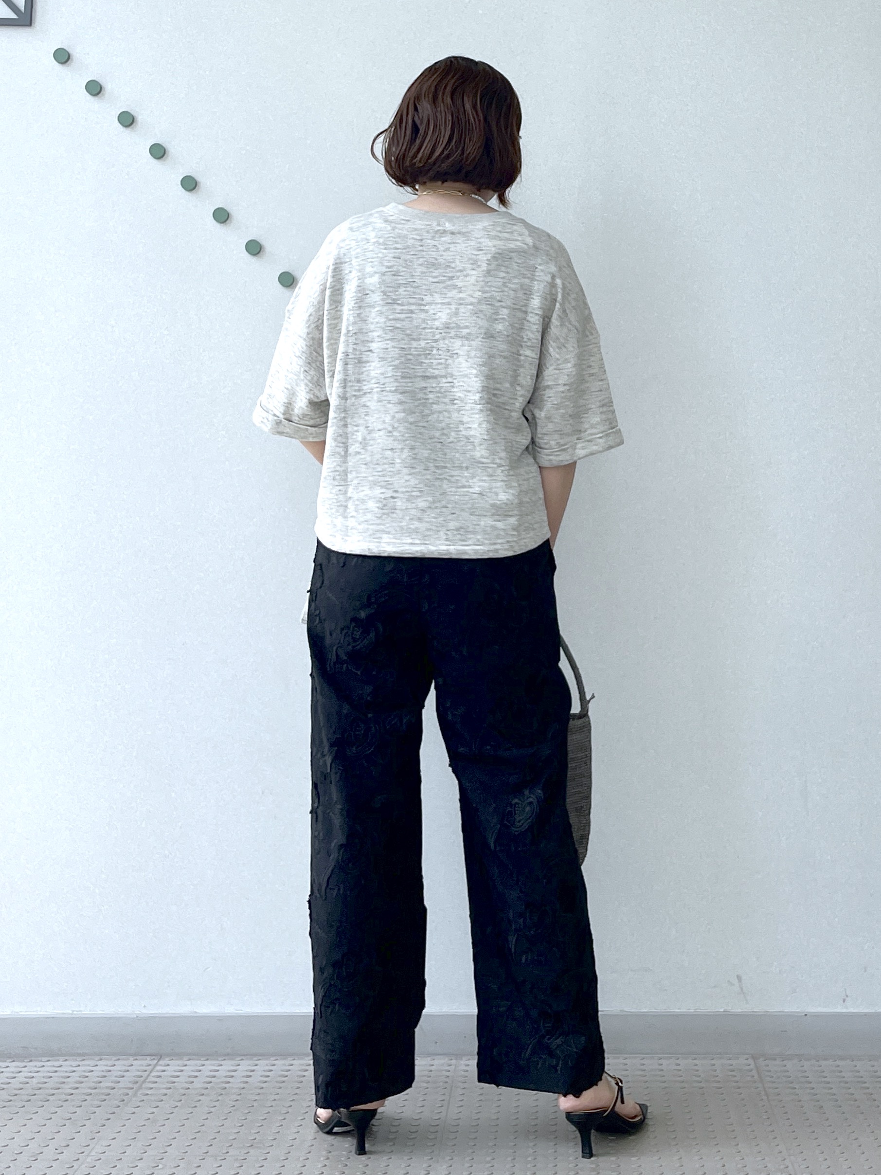 Soeさんの「DRESSTERIOR｜【ウォッシャブル/ウエストゴム】コットンエンブロイダリー イージーパンツ」を使ったコーディネート