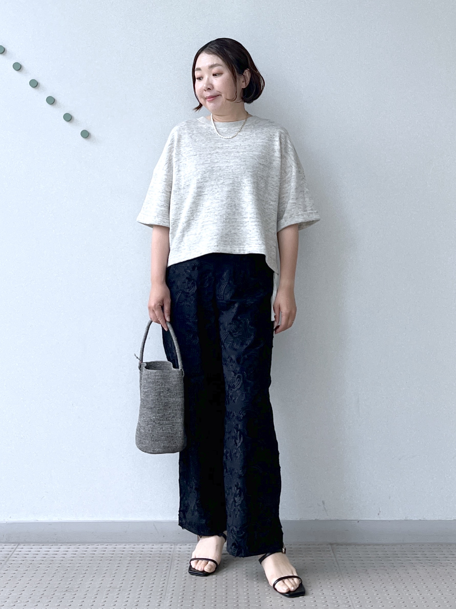Soeさんの「DRESSTERIOR｜【ウォッシャブル/ウエストゴム】コットンエンブロイダリー イージーパンツ」を使ったコーディネート