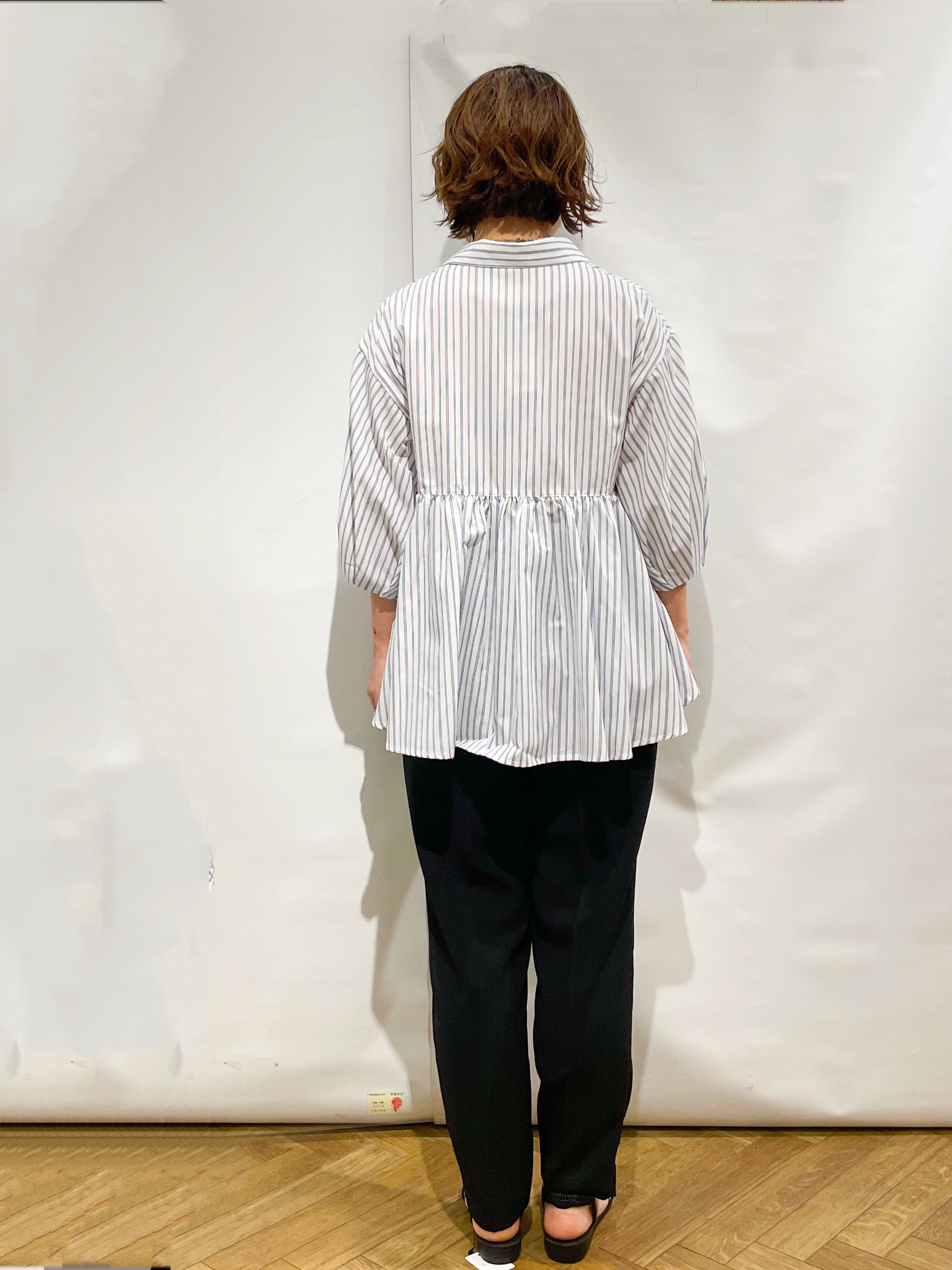 なかさんの「index｜スキッパーペプラムブラウス【洗濯機OK】」を使ったコーディネート