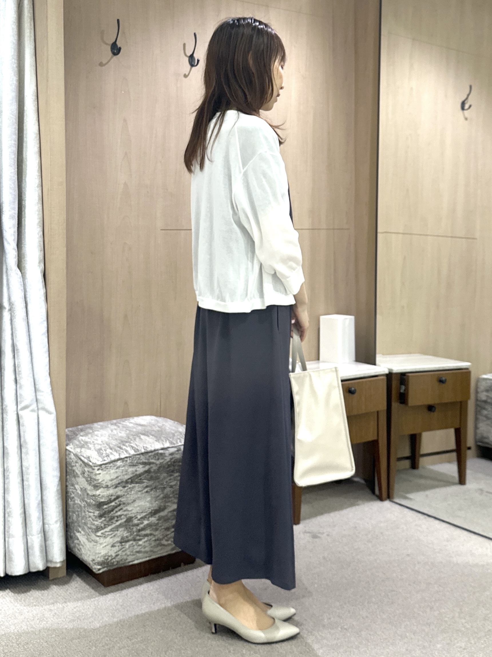 Miwaさんの「UNTITLED｜【UV/接触冷感/セットアップ可】リラクシーキーVネックブラウス」を使ったコーディネート