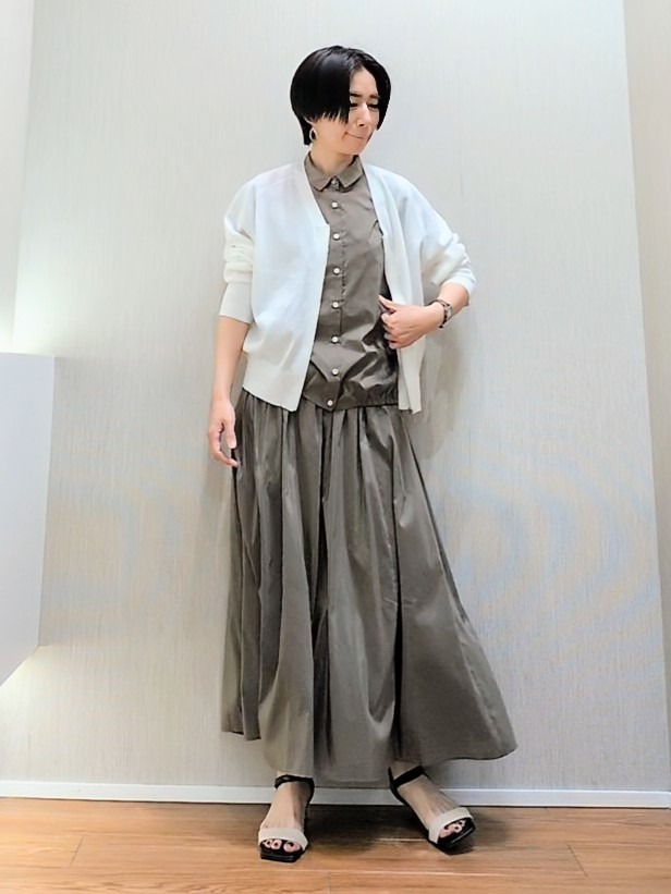 ミズタさんの「UNTITLED｜【アンサンブル可/日除け・冷房対策】シアーレーヨンZIPカーディガン」を使ったコーディネート