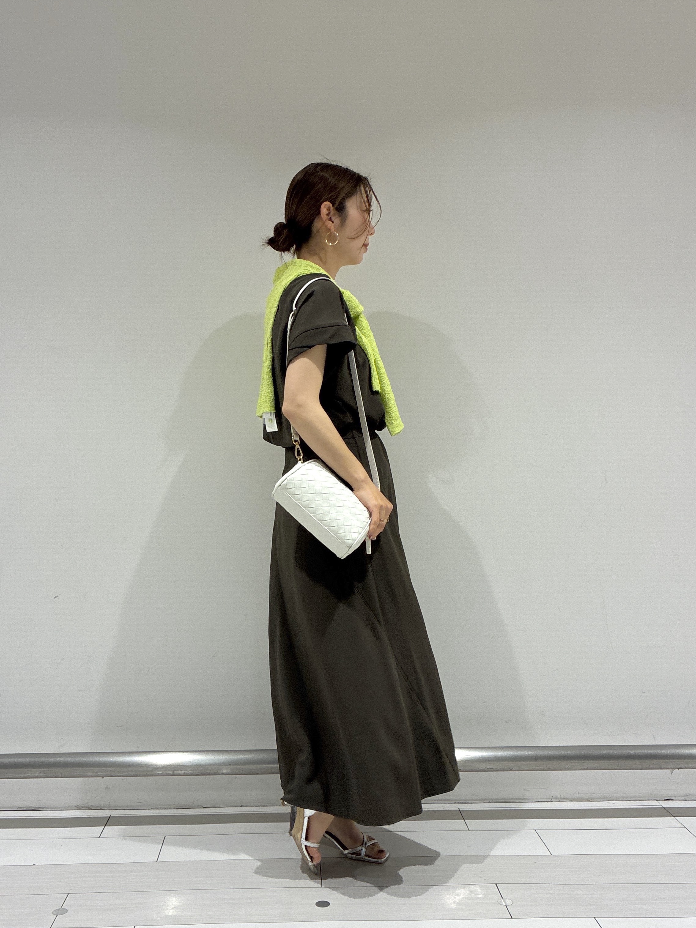 Rinさんの「UNTITLED｜【セットアップ可/UVカット/前後2WAY】リラクシーフレンチスリーブブラウス」を使ったコーディネート