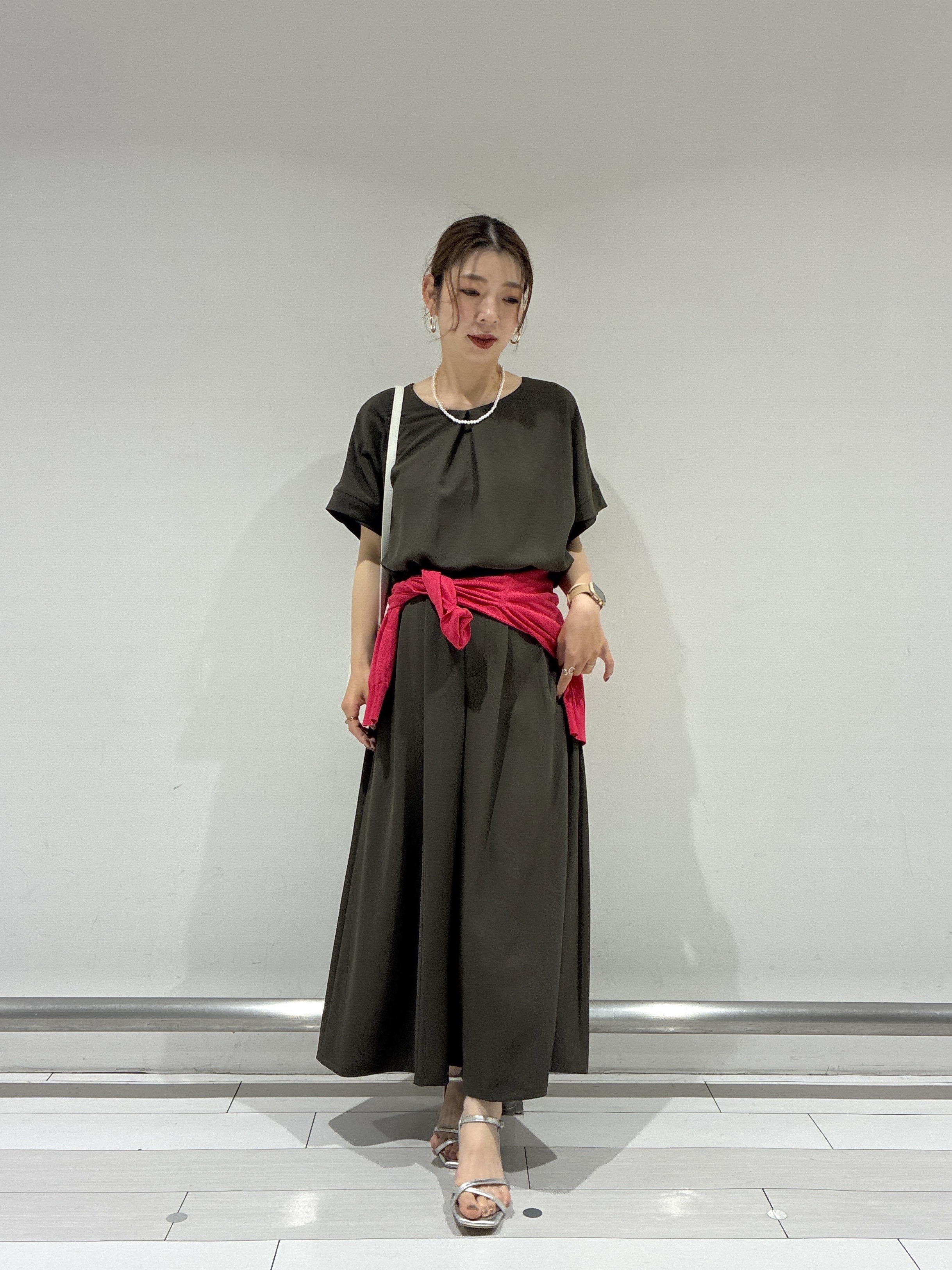 Rinさんの「UNTITLED｜【セットアップ可/UVカット/前後2WAY】リラクシーフレンチスリーブブラウス」を使ったコーディネート