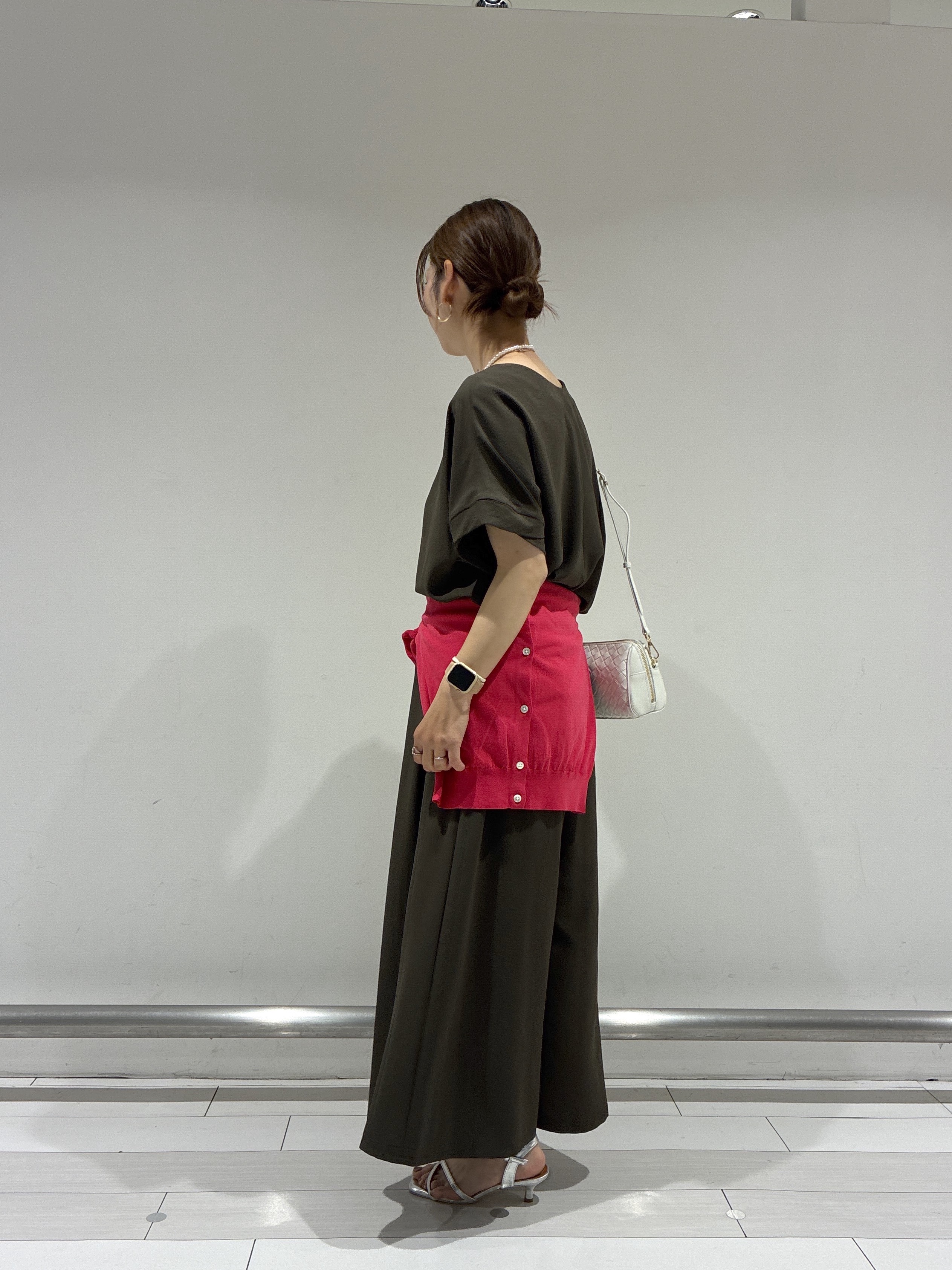 Rinさんの「UNTITLED｜【セットアップ可/UVカット/前後2WAY】リラクシーフレンチスリーブブラウス」を使ったコーディネート
