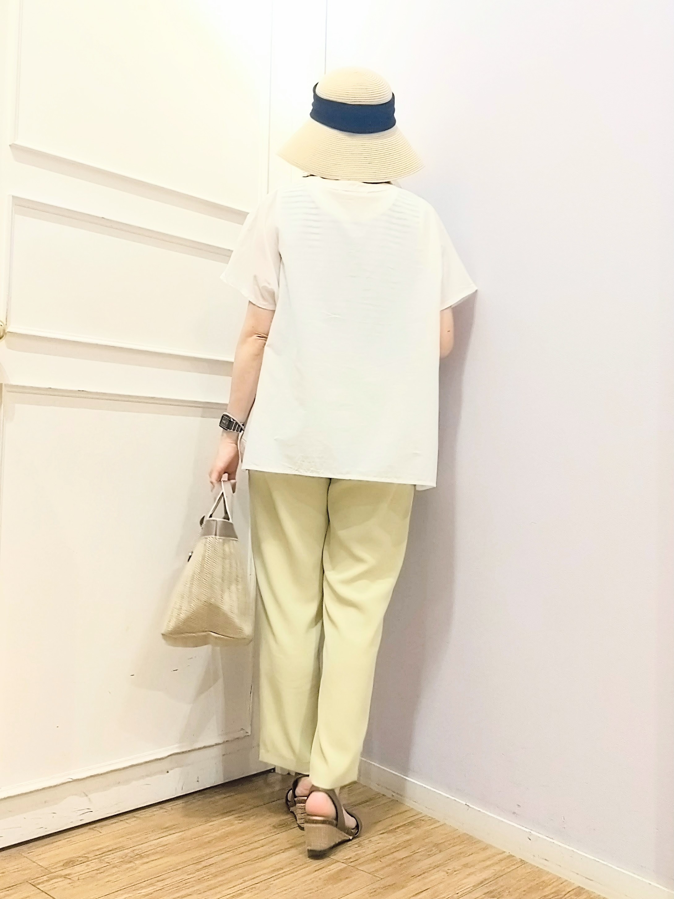 miomioさんの「SHOO･LA･RUE｜【体型カバー/S~LL】インせず着られて刺繍が目を引く 切替ノーカラーブラウス」を使ったコーディネート