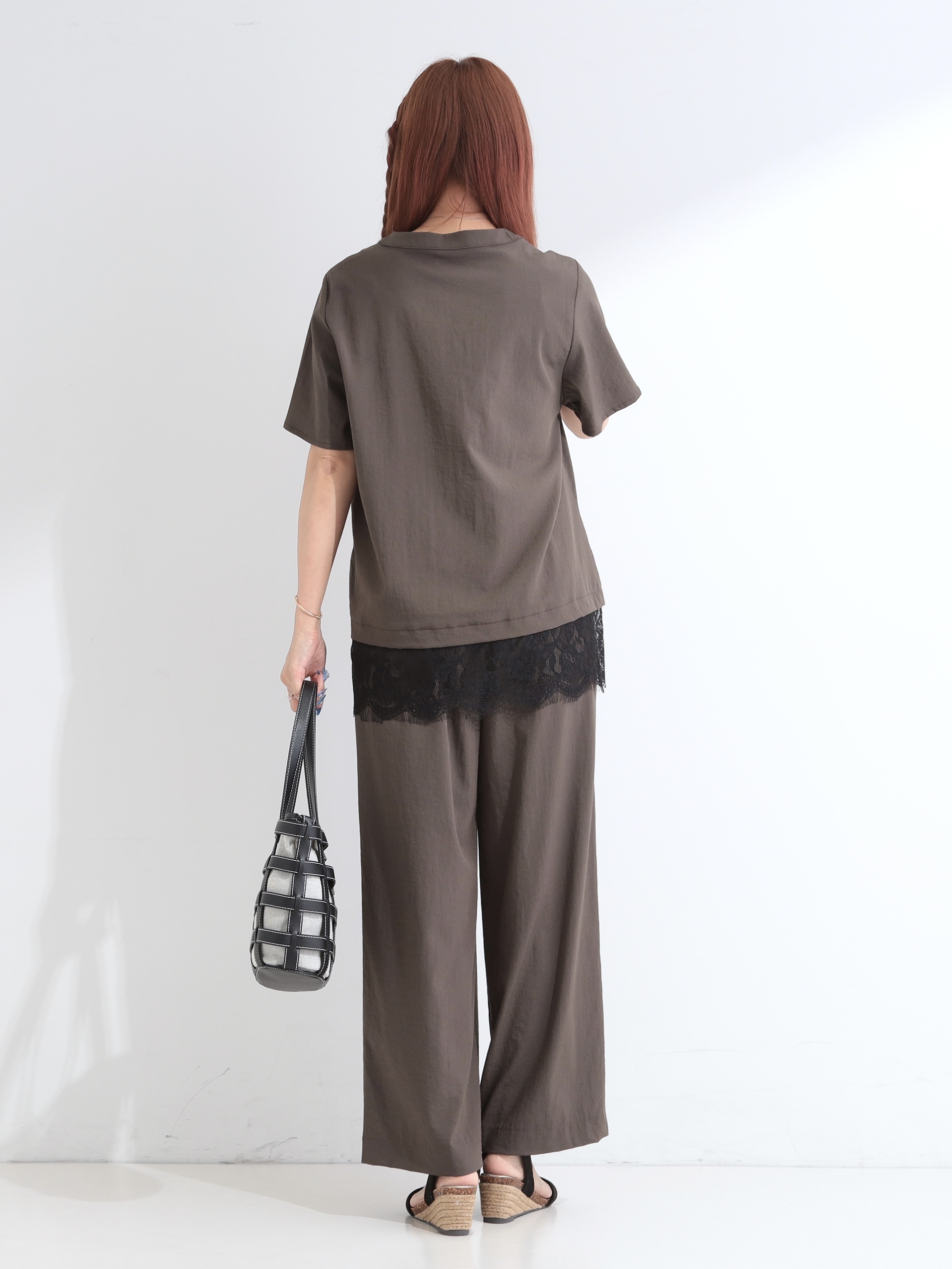 ゆゆさんの「SHOO･LA･RUE｜【S-LL/洗濯機可】軽凛(かろりん) 楽に着られて上品 裾レーススキッパーブラウス」を使ったコーディネート
