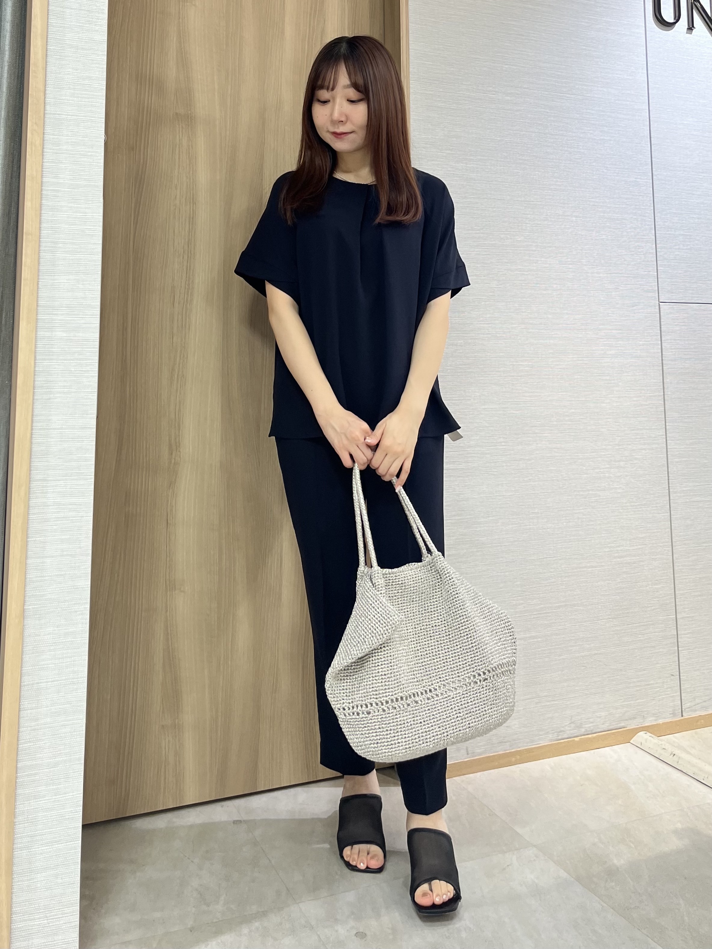 KAHOさんの「UNTITLED｜【セットアップ可/UVカット/前後2WAY】リラクシーフレンチスリーブブラウス」を使ったコーディネート