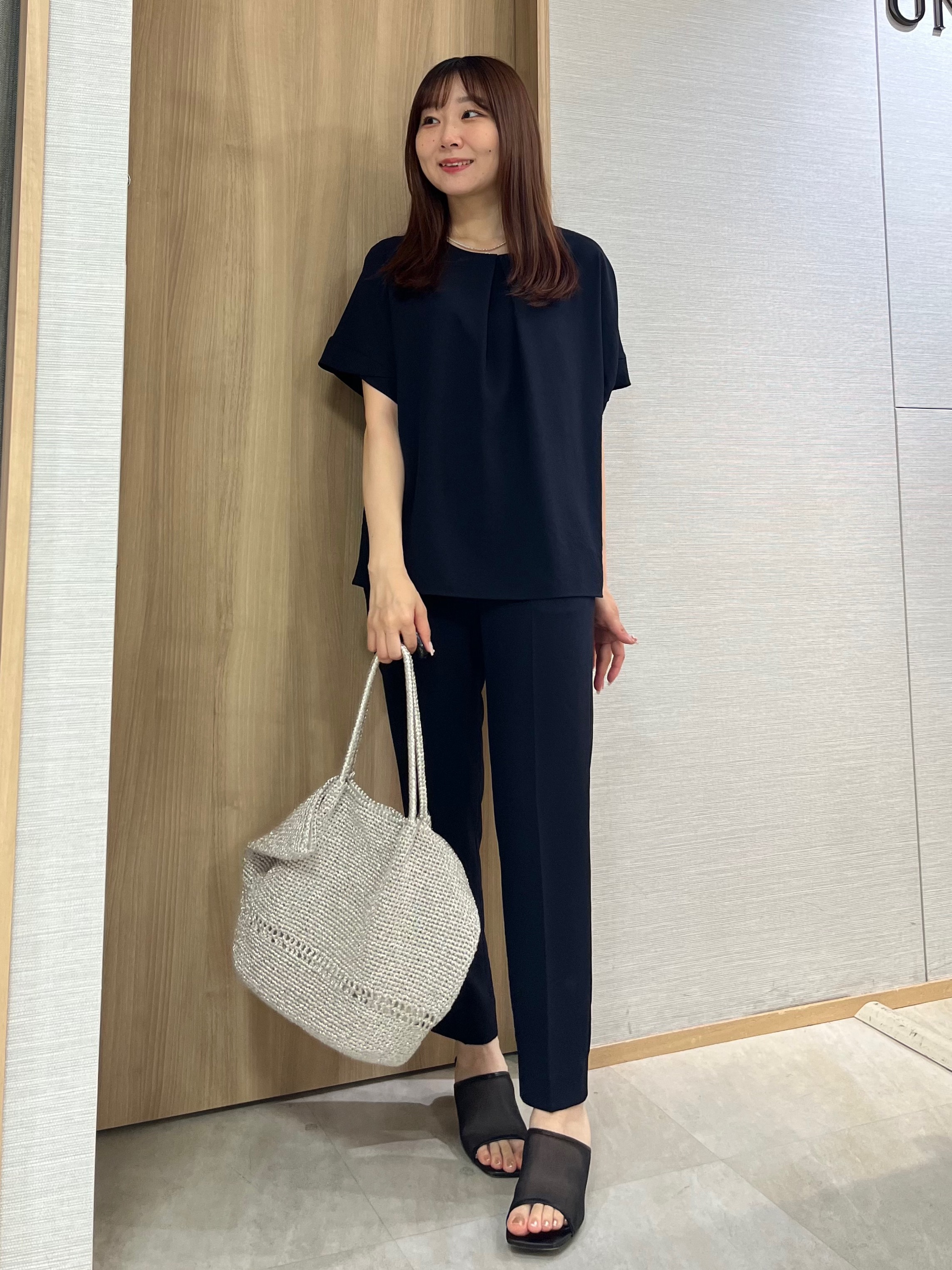 KAHOさんの「UNTITLED｜【セットアップ可/UVカット/前後2WAY】リラクシーフレンチスリーブブラウス」を使ったコーディネート