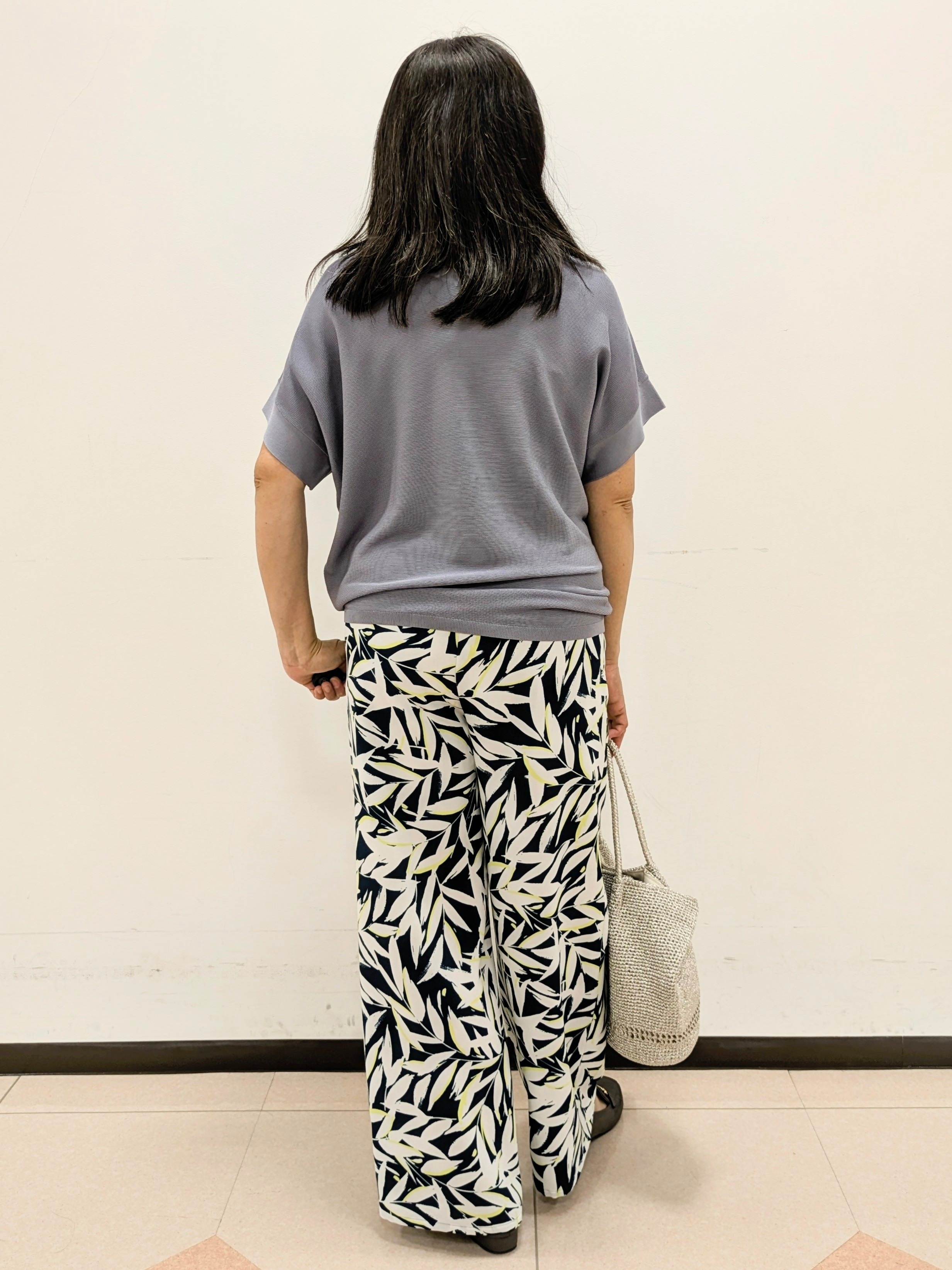 ともさんの「UNTITLED｜【11色展開/体型カバー】前後2WAYフレンチスリーブニット」を使ったコーディネート