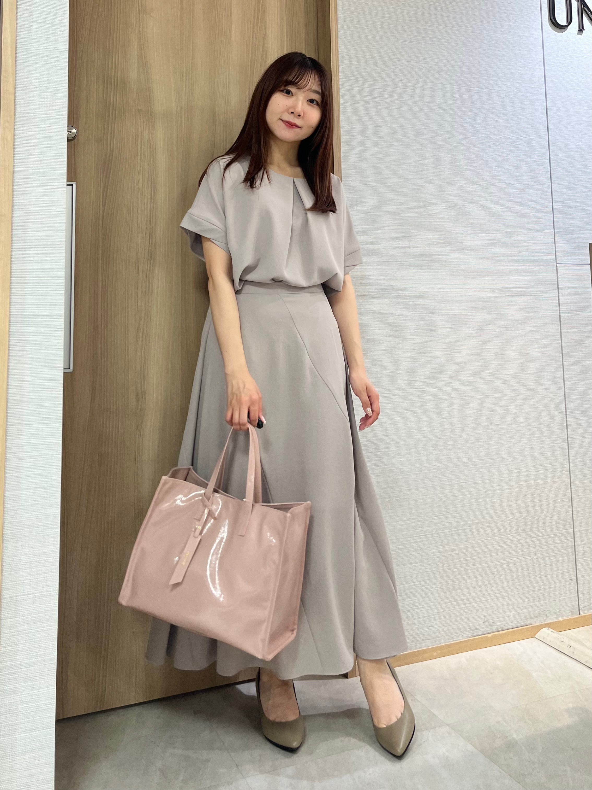 KAHOさんの「UNTITLED｜【セットアップ可/UVカット/前後2WAY】リラクシーフレンチスリーブブラウス」を使ったコーディネート