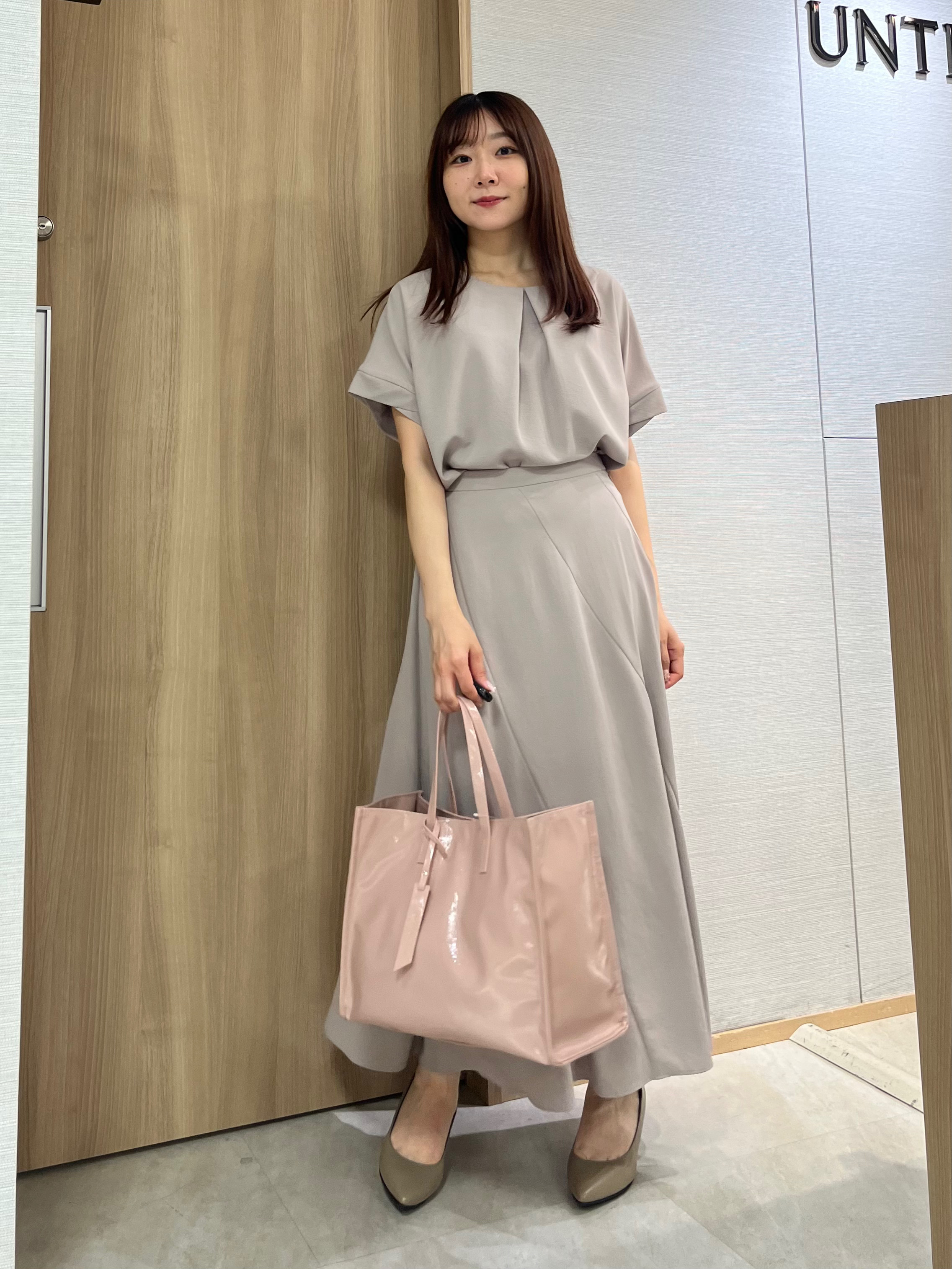 KAHOさんの「UNTITLED｜【セットアップ可/UVカット/前後2WAY】リラクシーフレンチスリーブブラウス」を使ったコーディネート