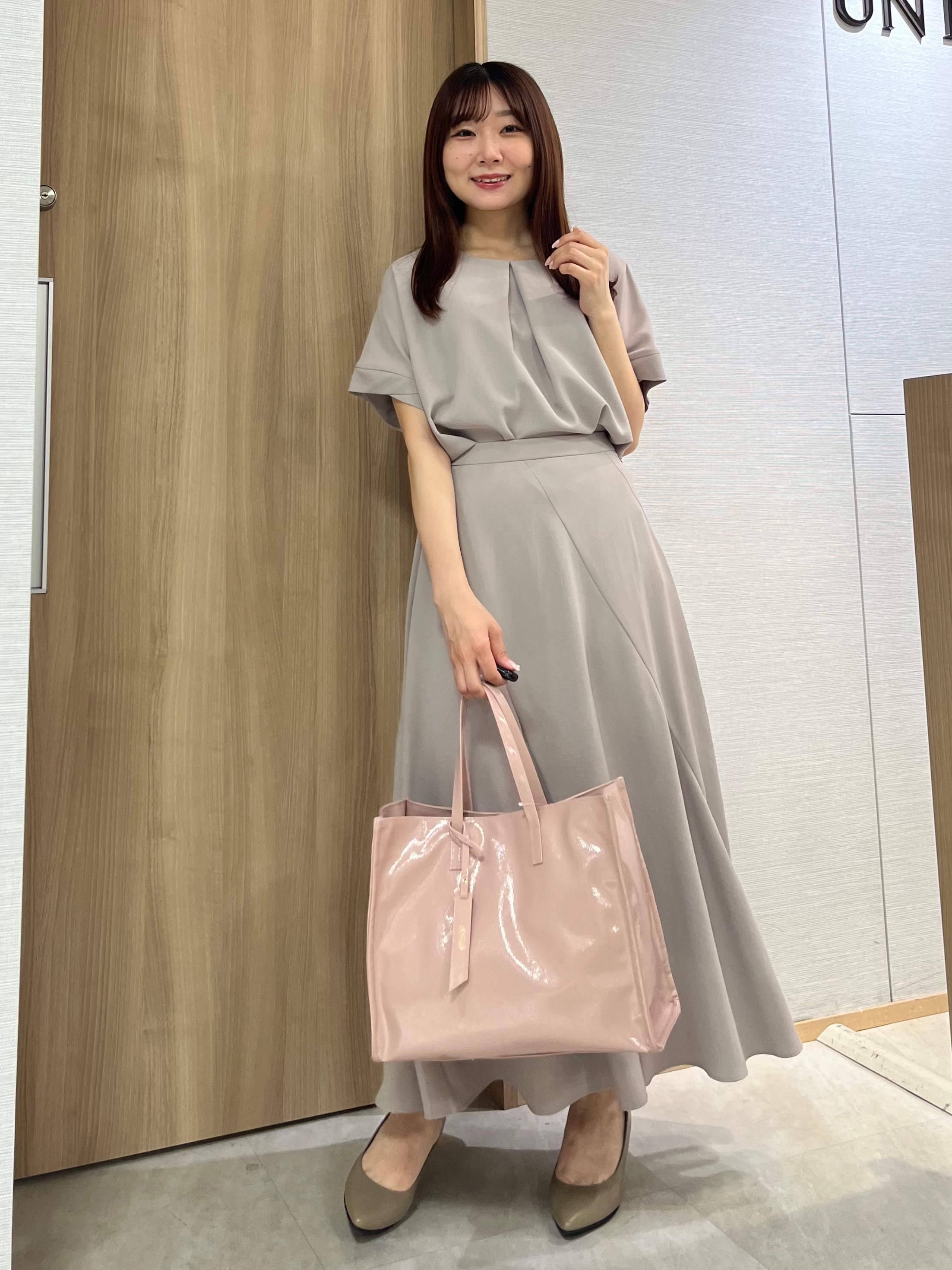 KAHOさんの「UNTITLED｜【セットアップ可/UVカット/前後2WAY】リラクシーフレンチスリーブブラウス」を使ったコーディネート