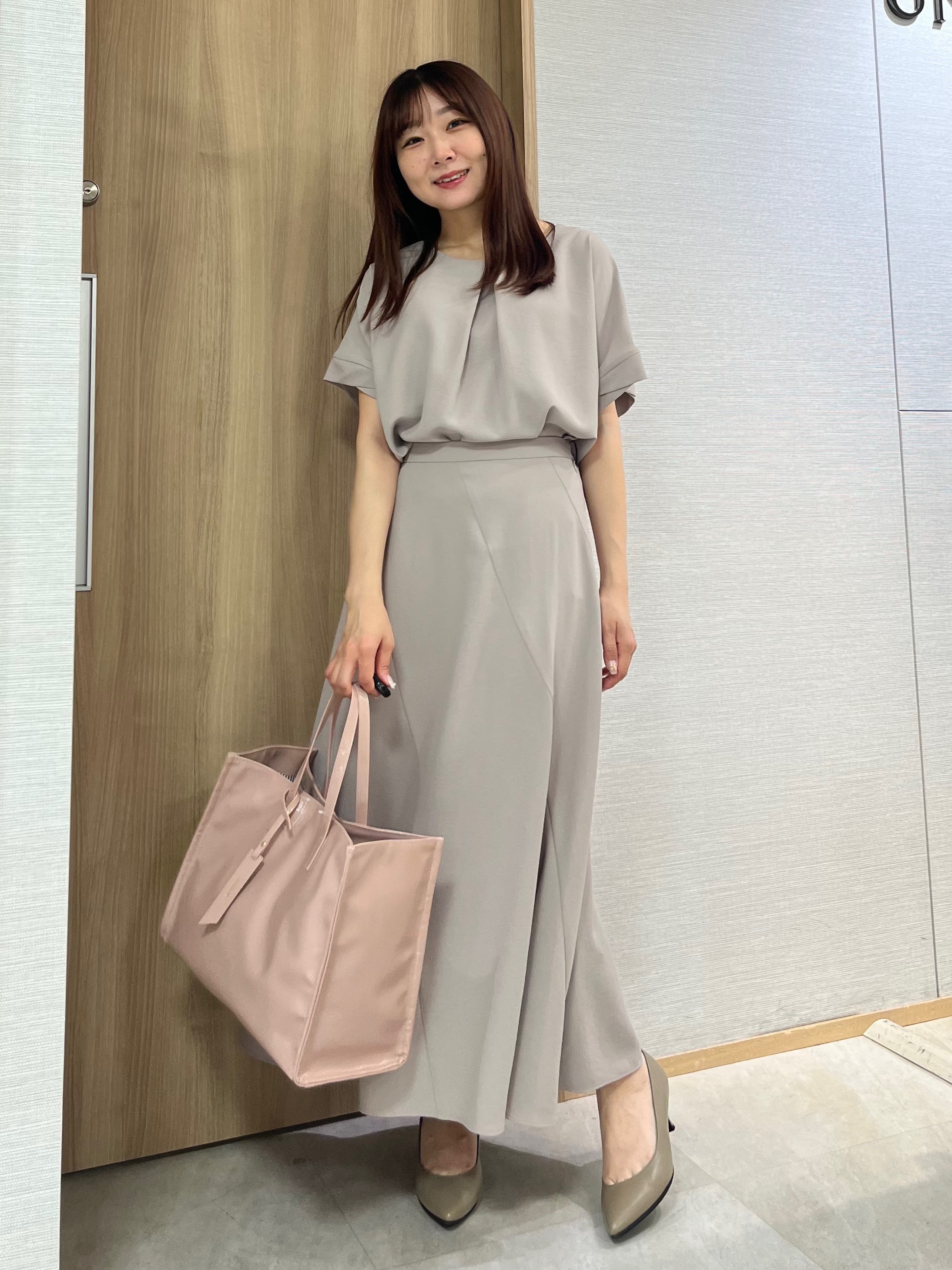 KAHOさんの「UNTITLED｜【セットアップ可/UVカット/前後2WAY】リラクシーフレンチスリーブブラウス」を使ったコーディネート