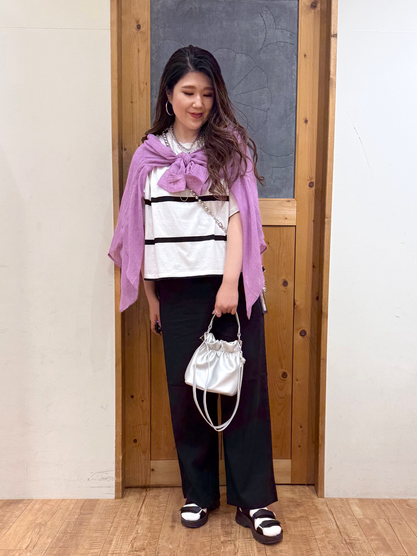 Ayana.さんの「SHOO･LA･RUE｜【体型カバー】ふんわり質感 やわらかこなれシアーシャツ」を使ったコーディネート
