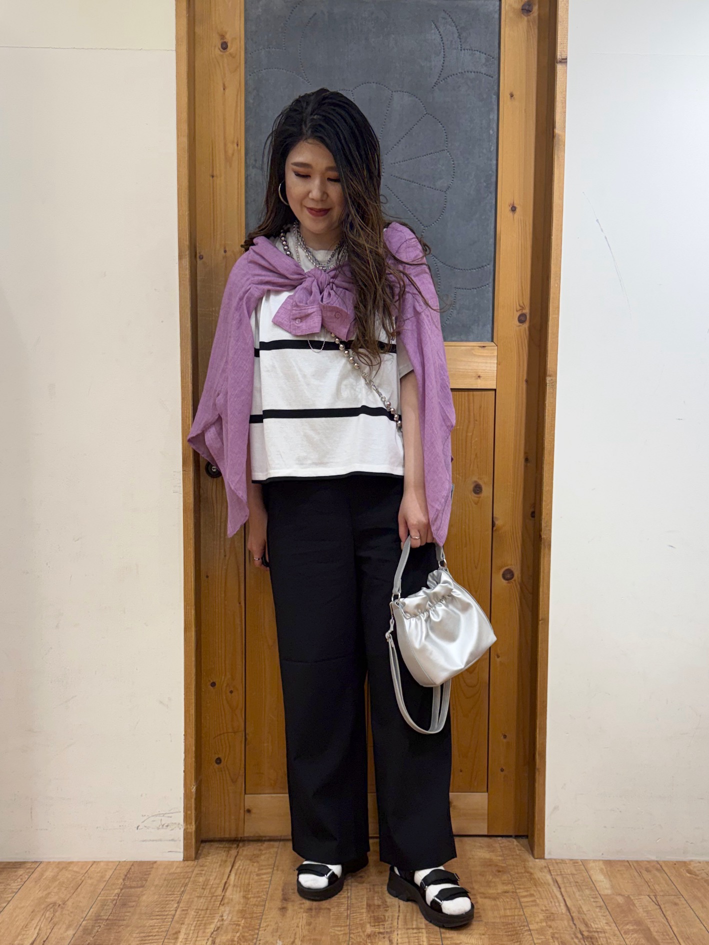 Ayana.さんの「SHOO･LA･RUE｜【体型カバー】ふんわり質感 やわらかこなれシアーシャツ」を使ったコーディネート