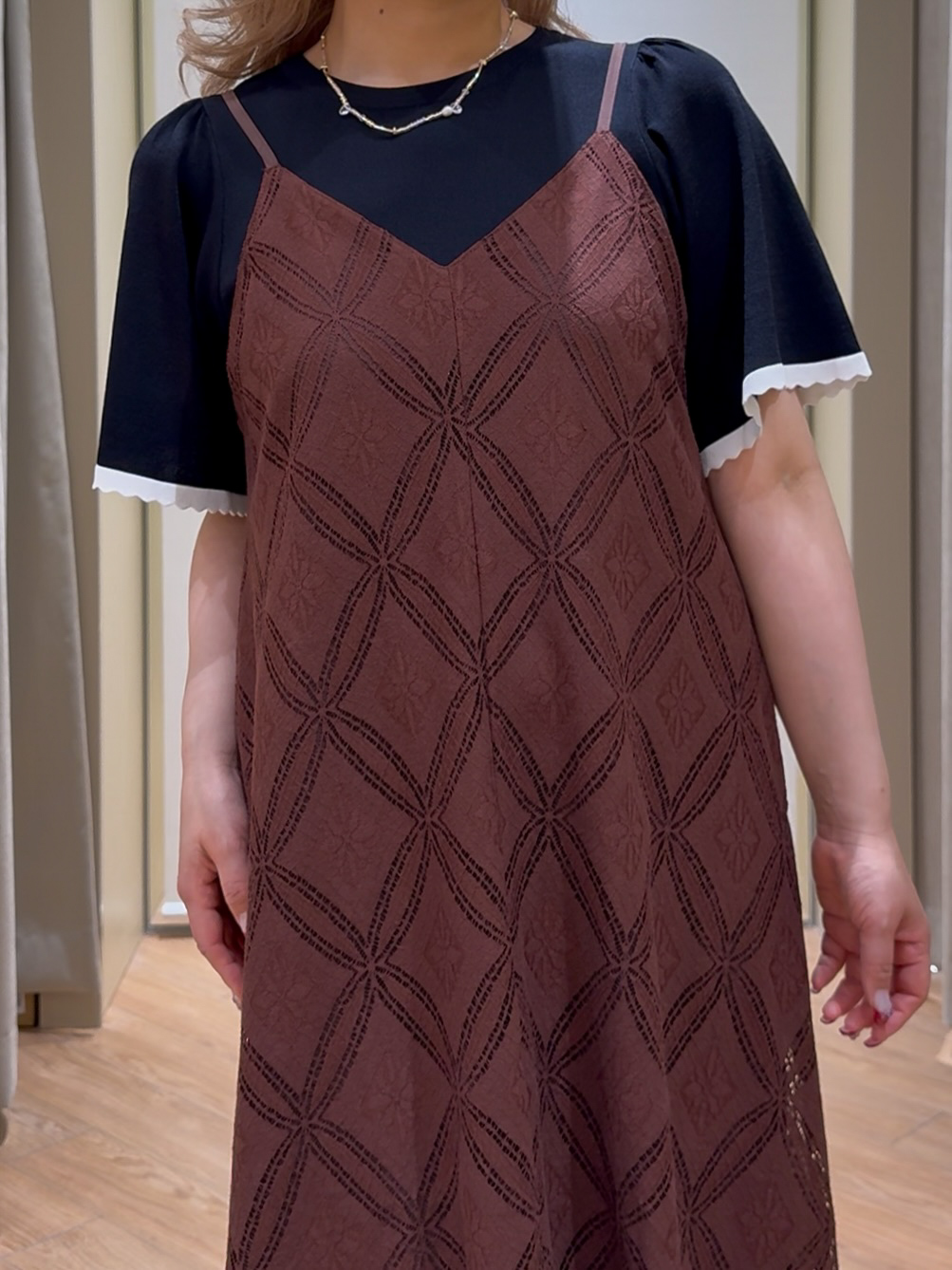 Harukaさんの「grove｜高評価！【シリーズ累計36万枚！名品ニット】やわらかドライタッチ スカラップスリーブニット」を使ったコーディネート