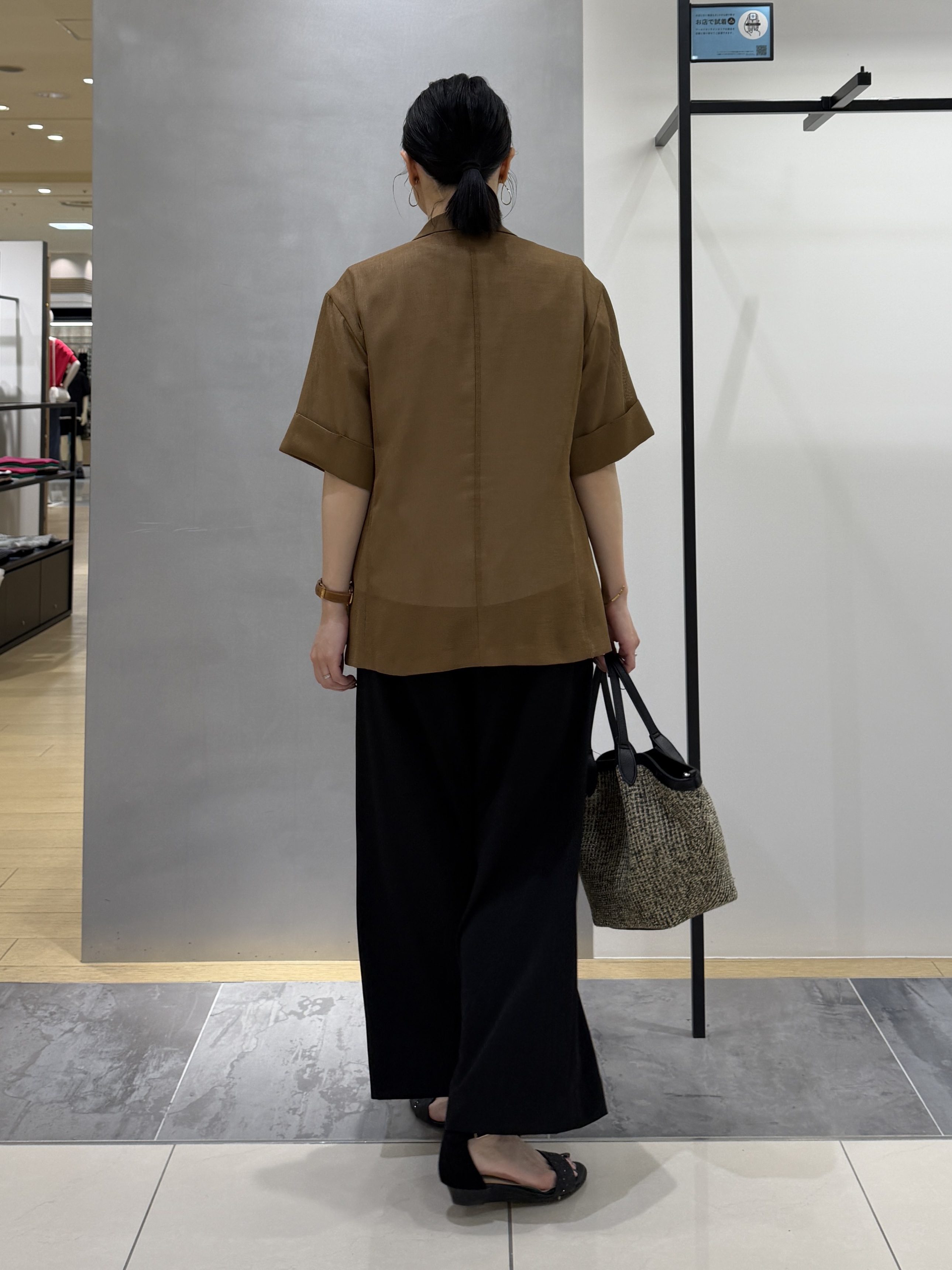 shihoさんの「INDIVI｜【洗える／メッシュ素材／SETUP可能】半袖シアージャケット」を使ったコーディネート