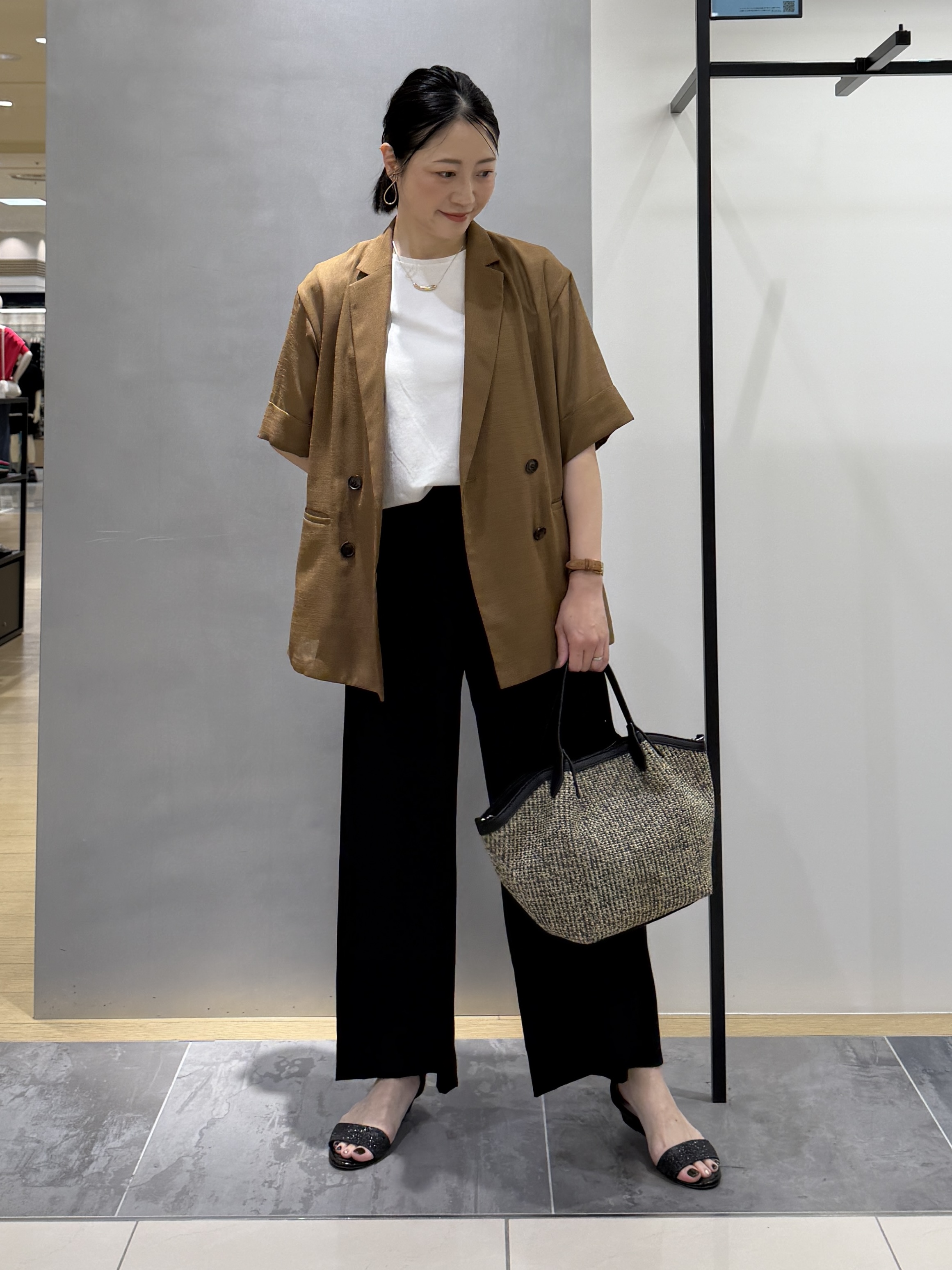 shihoさんの「INDIVI｜【洗える／メッシュ素材／SETUP可能】半袖シアージャケット」を使ったコーディネート