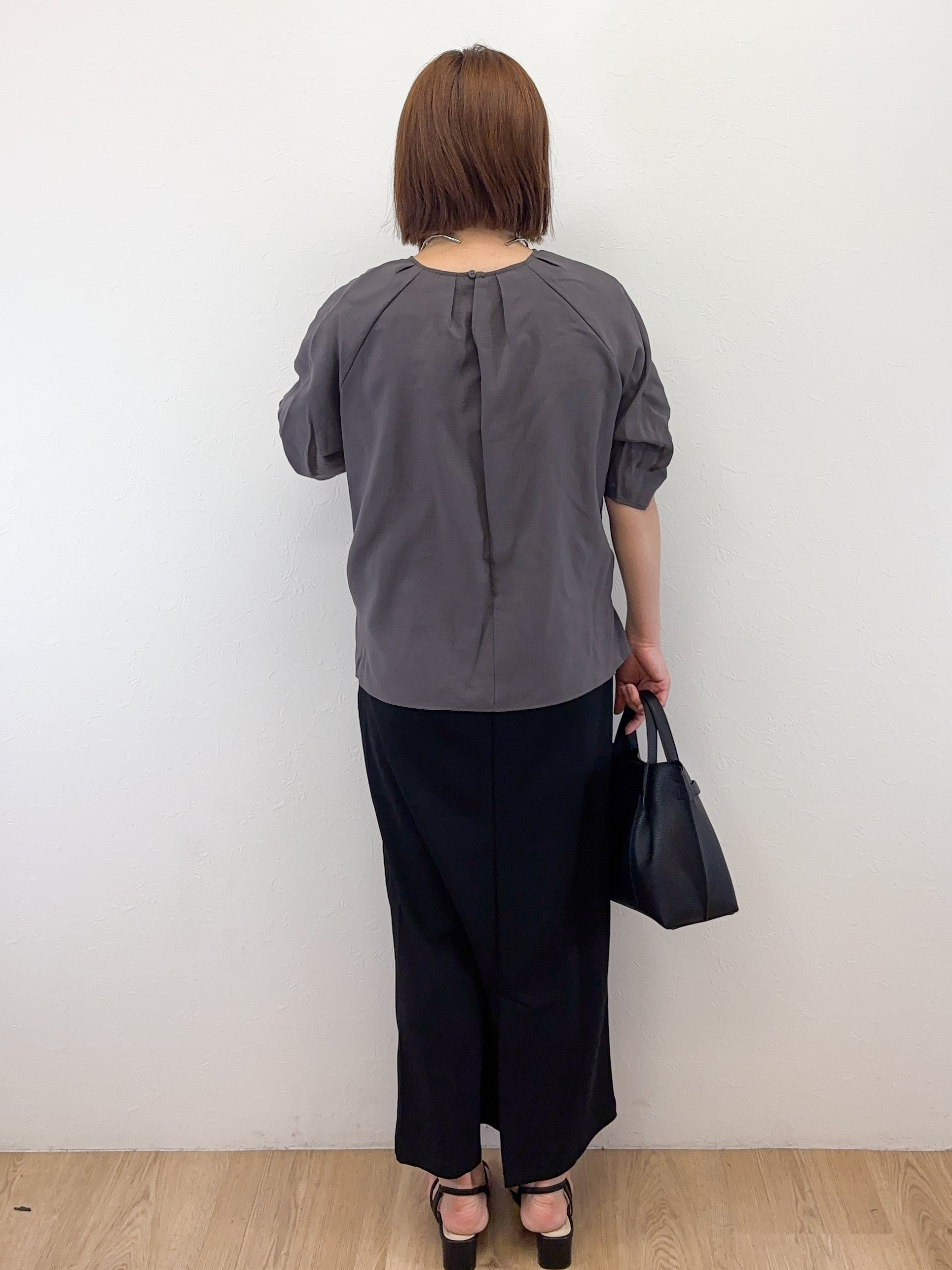 Takeさんの「OPAQUE.CLIP｜【接触冷感／吸水速乾】リネンライク タックスリーブブラウス《セットアップ対応／洗濯機OK》」を使ったコーディネート