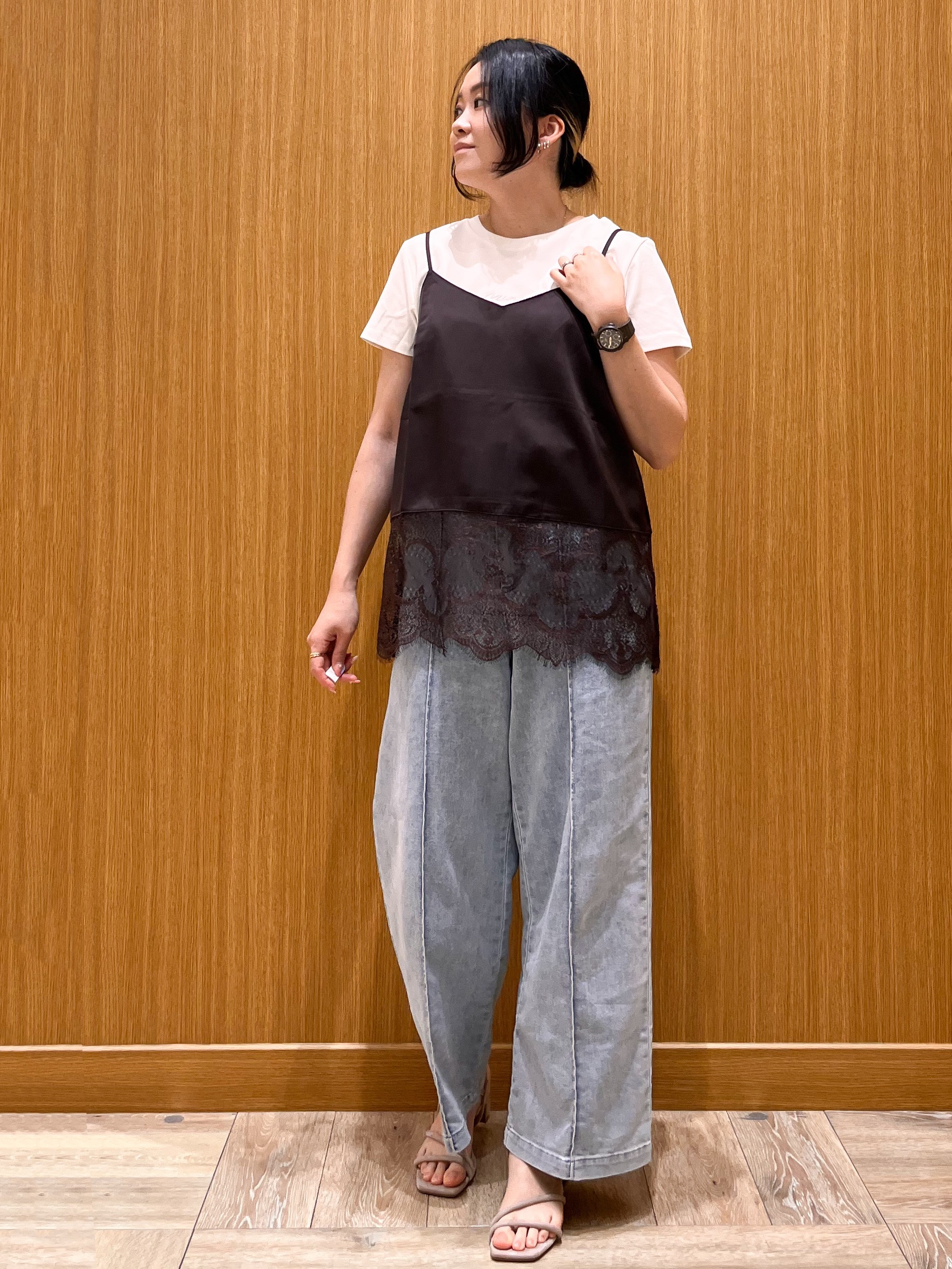 aさんの「OPAQUE.CLIP｜サテンレースキャミソール【洗濯機OK】」を使ったコーディネート