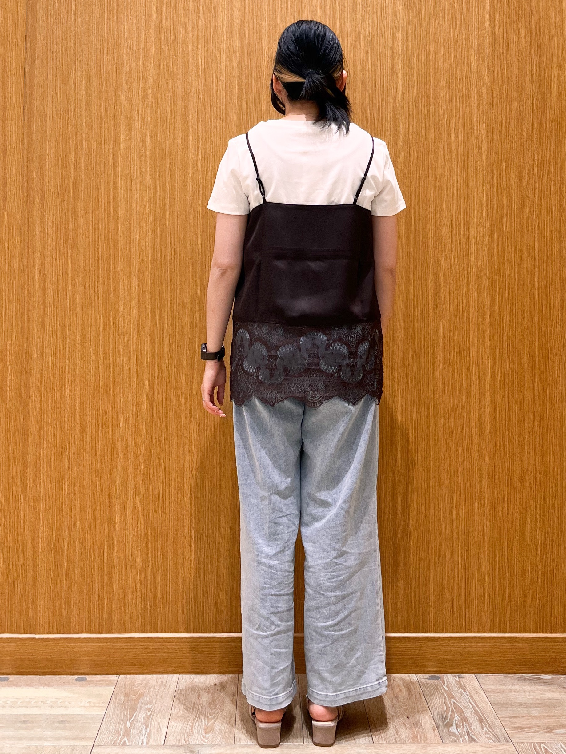 aさんの「OPAQUE.CLIP｜サテンレースキャミソール【洗濯機OK】」を使ったコーディネート