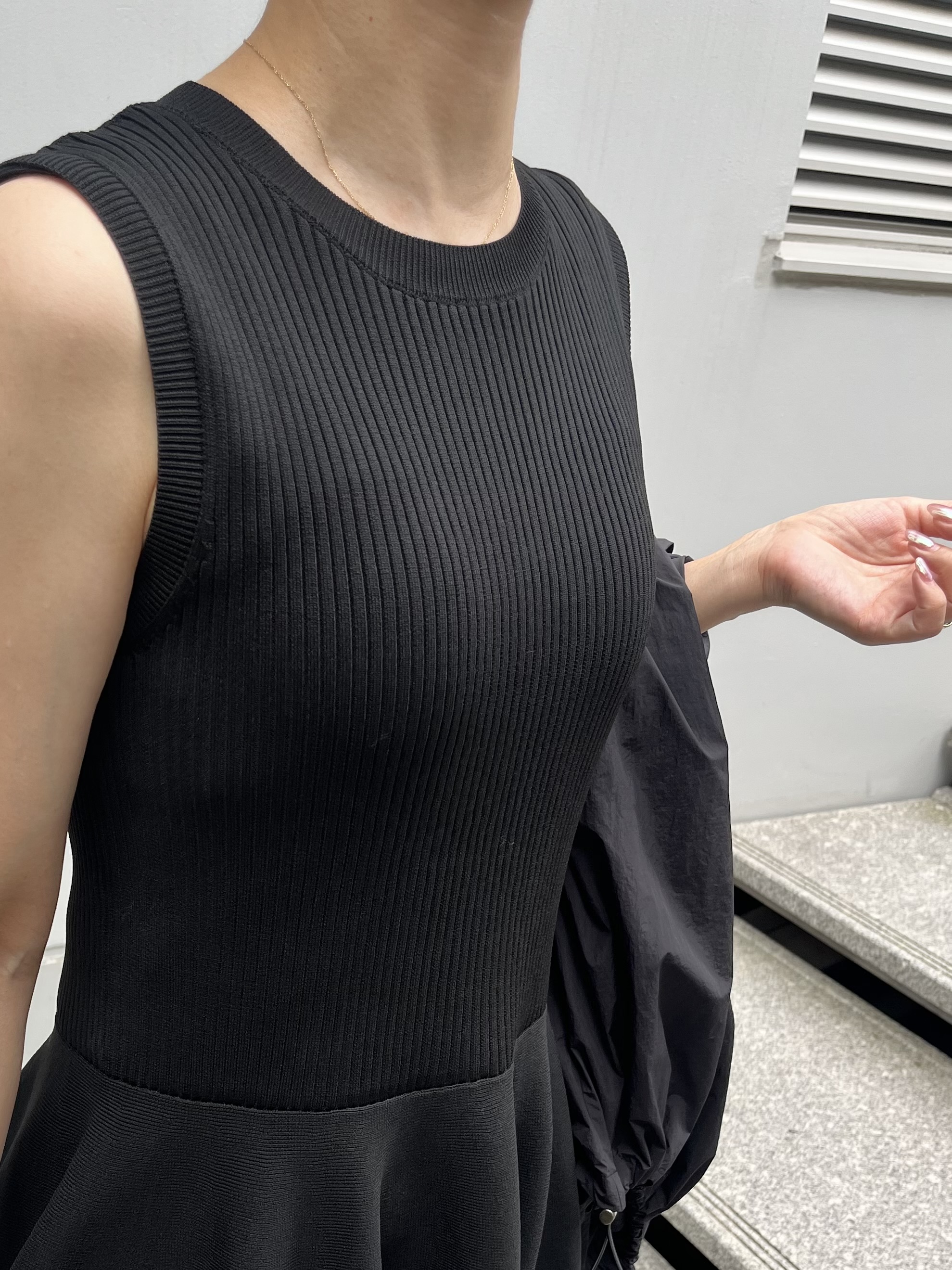 Mariko.Sさんの「OPAQUE.CLIP｜フィット＆フレアノースリニットワンピース【洗濯機OK／抗ピル】」を使ったコーディネート