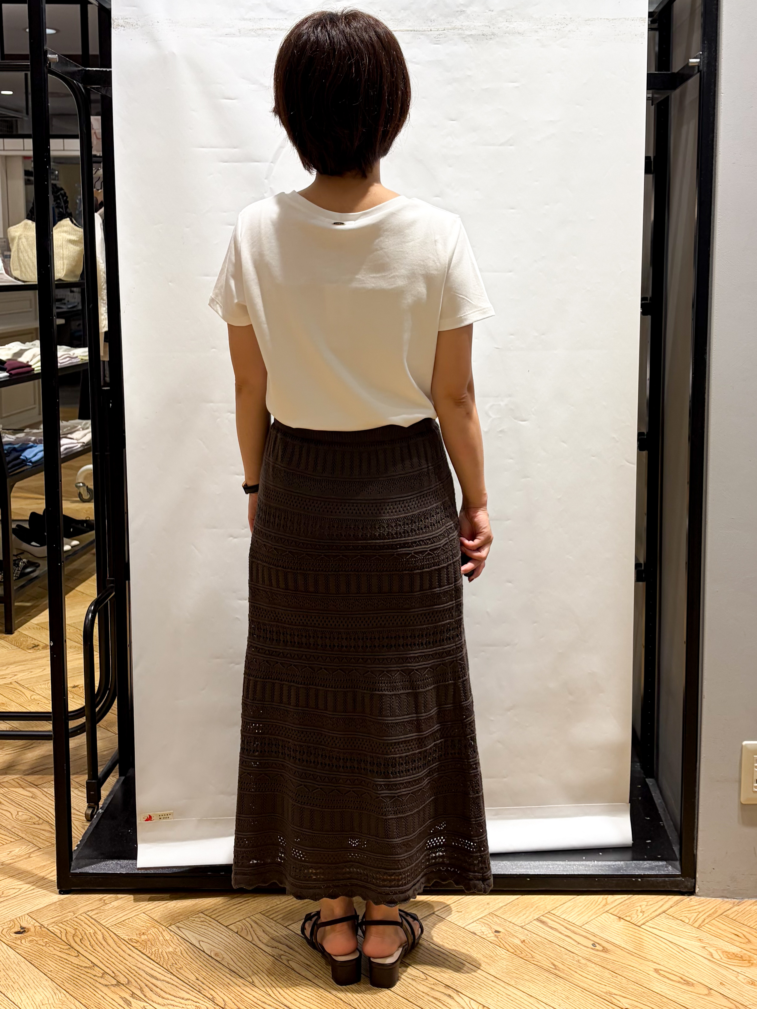 グッチさんの「index｜【接触冷感】エンブレムロゴ刺繍Tシャツ《UVケア／洗濯機OK》」を使ったコーディネート