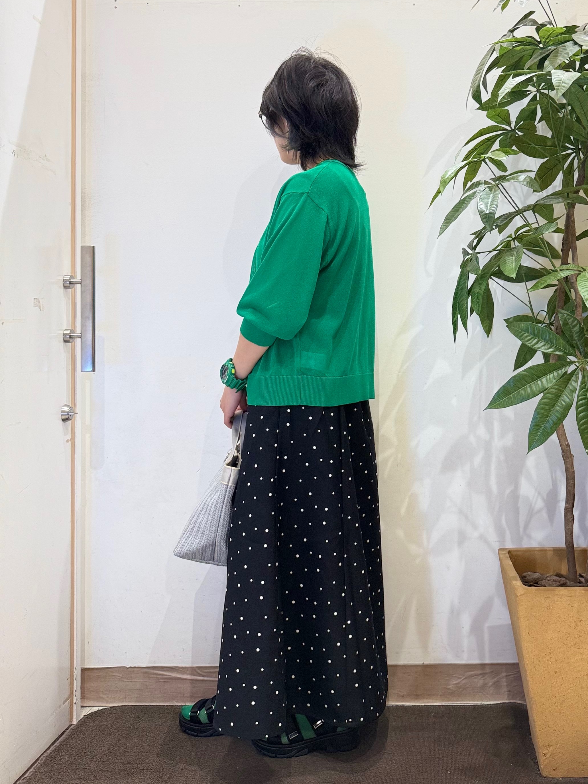 misakiさんの「SHOO･LA･RUE｜【洗濯機可/S-LL】程よいVネックですっきり魅せる ジップアップ 7分袖シアーカーディガン」を使ったコーディネート
