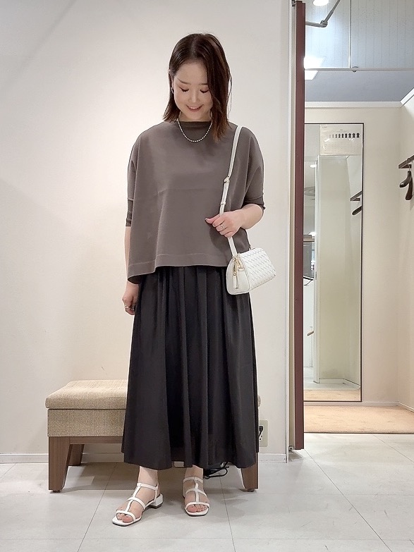 YUIさんの「UNTITLED｜【アンサンブル可/洗える】シアーレーヨンニット」を使ったコーディネート