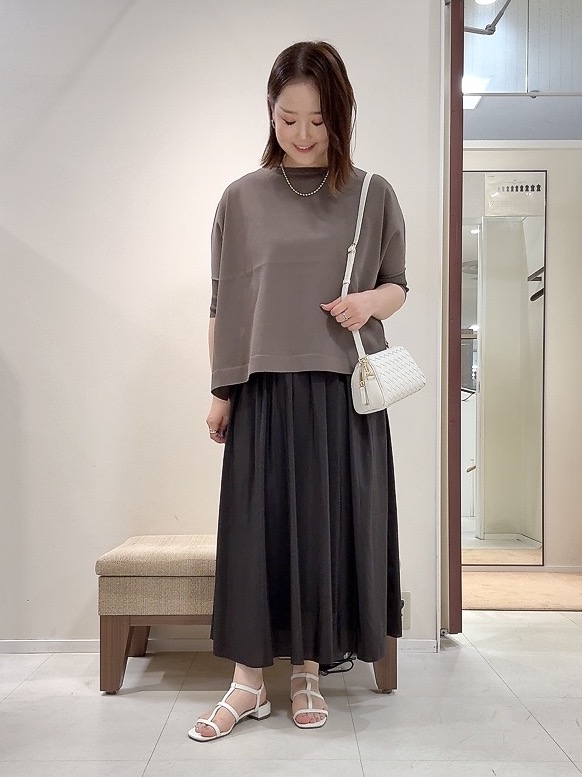 YUIさんの「UNTITLED｜【アンサンブル可/洗える】シアーレーヨンニット」を使ったコーディネート