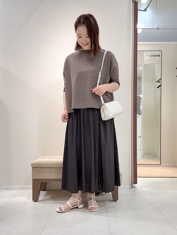 YUIさんの「UNTITLED｜【アンサンブル可/洗える】シアーレーヨンニット」を使ったコーディネート