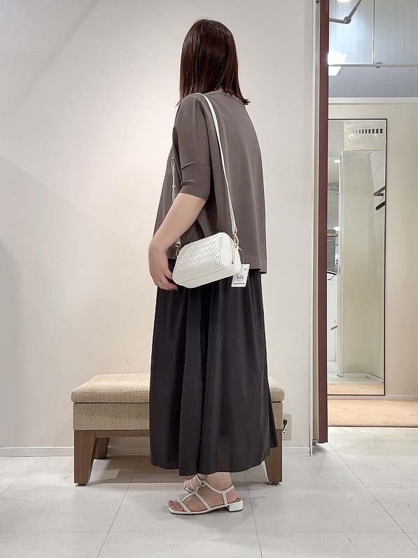 YUIさんの「UNTITLED｜【アンサンブル可/洗える】シアーレーヨンニット」を使ったコーディネート