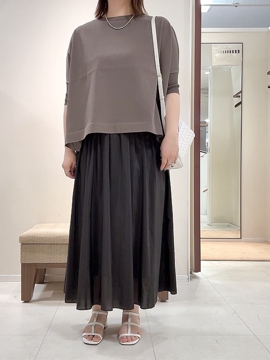 YUIさんの「UNTITLED｜【アンサンブル可/洗える】シアーレーヨンニット」を使ったコーディネート