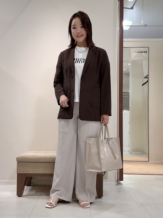YUIさんの「UNTITLED｜◆【程よいシアー感/洗える】エアリーバイオジャケット」を使ったコーディネート
