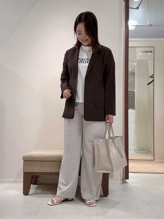 YUIさんの「UNTITLED｜◆【程よいシアー感/洗える】エアリーバイオジャケット」を使ったコーディネート