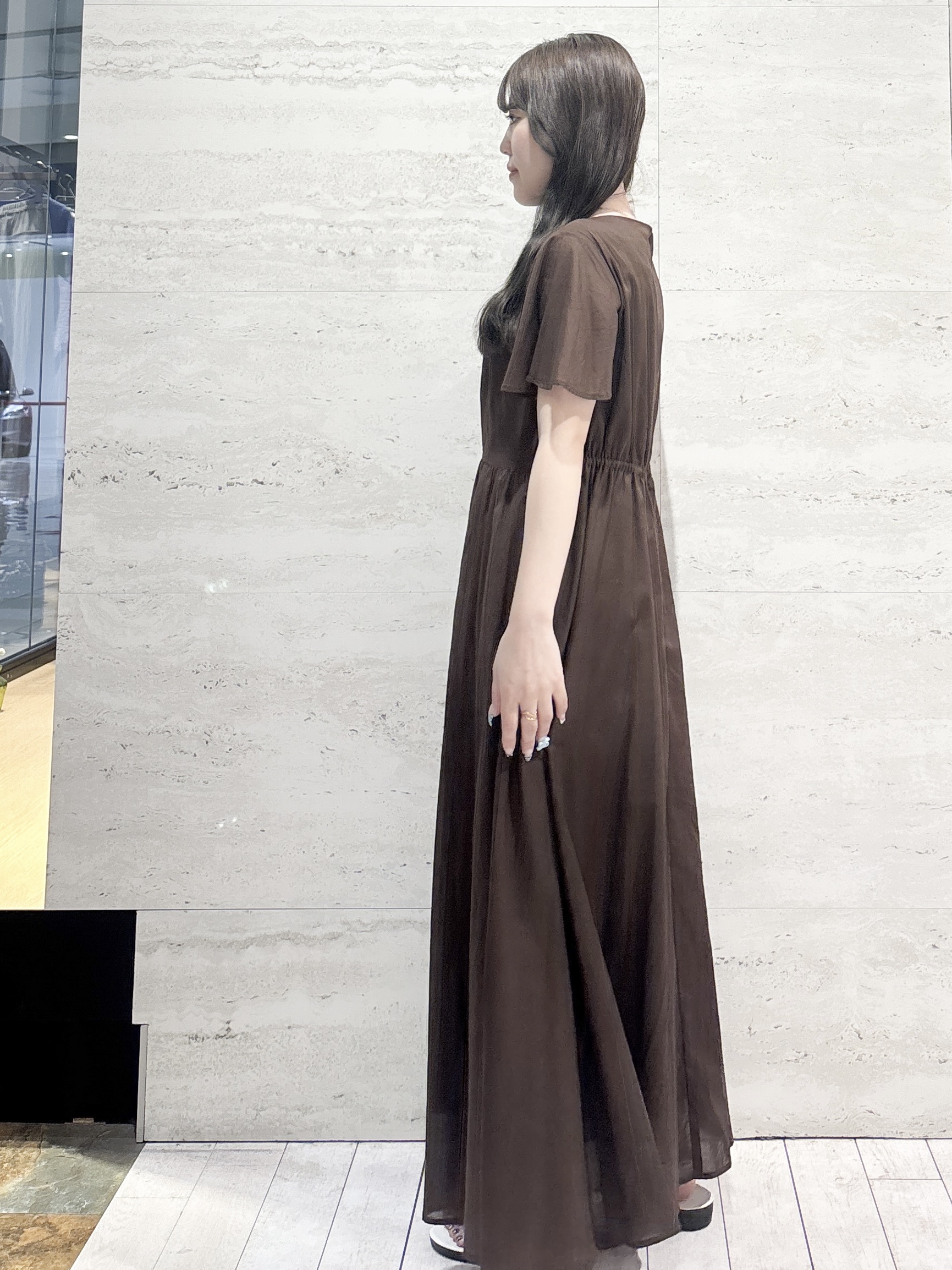 かほさんの「OPAQUE.CLIP｜フレアスリーブ フィット＆フレアサマードレス【洗濯機OK】」を使ったコーディネート