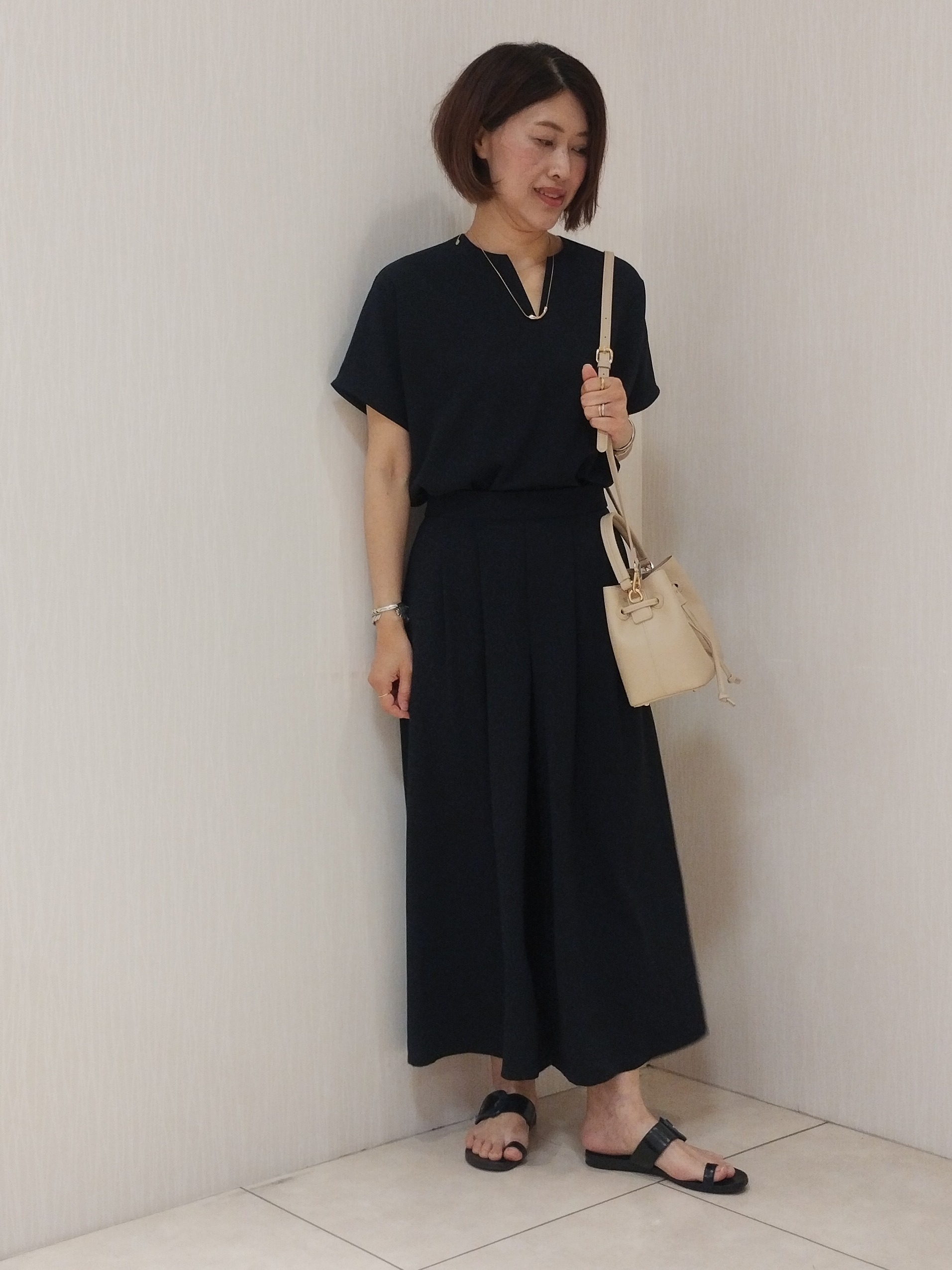 u&minus;macoさんの「UNTITLED｜◆【9色展開/アンサンブル可】コットンクルーネックカーディガン」を使ったコーディネート