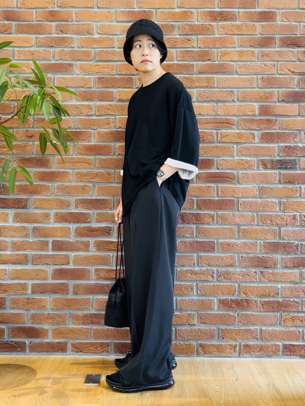 ワッキーさんの「tk.TAKEO KIKUCHI｜【接触冷感／ストレッチ】トロミワイドストレート」を使ったコーディネート