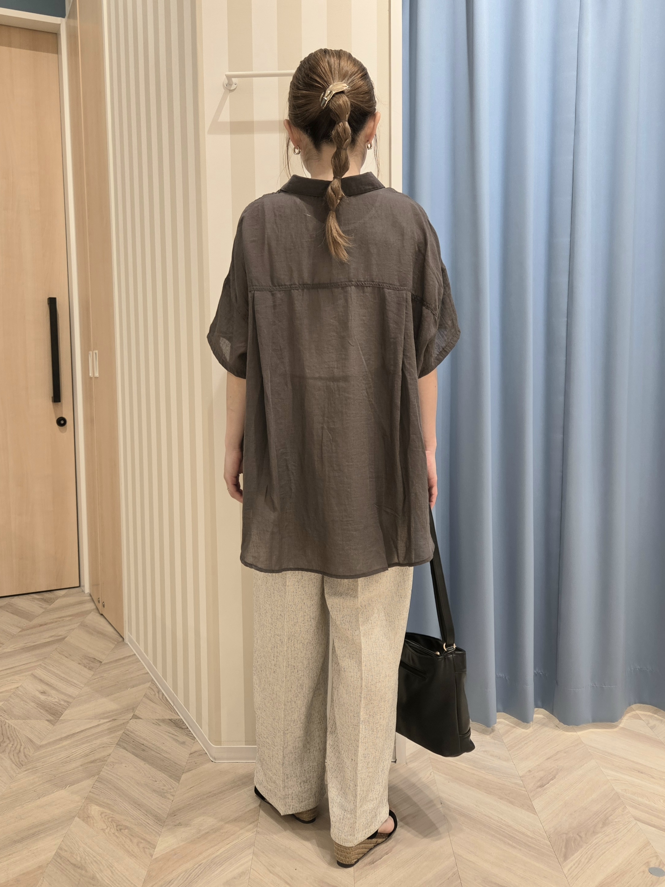 Ikumiさんの「SHOO･LA･RUE｜ヒップがすっぽり隠れる やわらか5分袖シアーシャツ」を使ったコーディネート