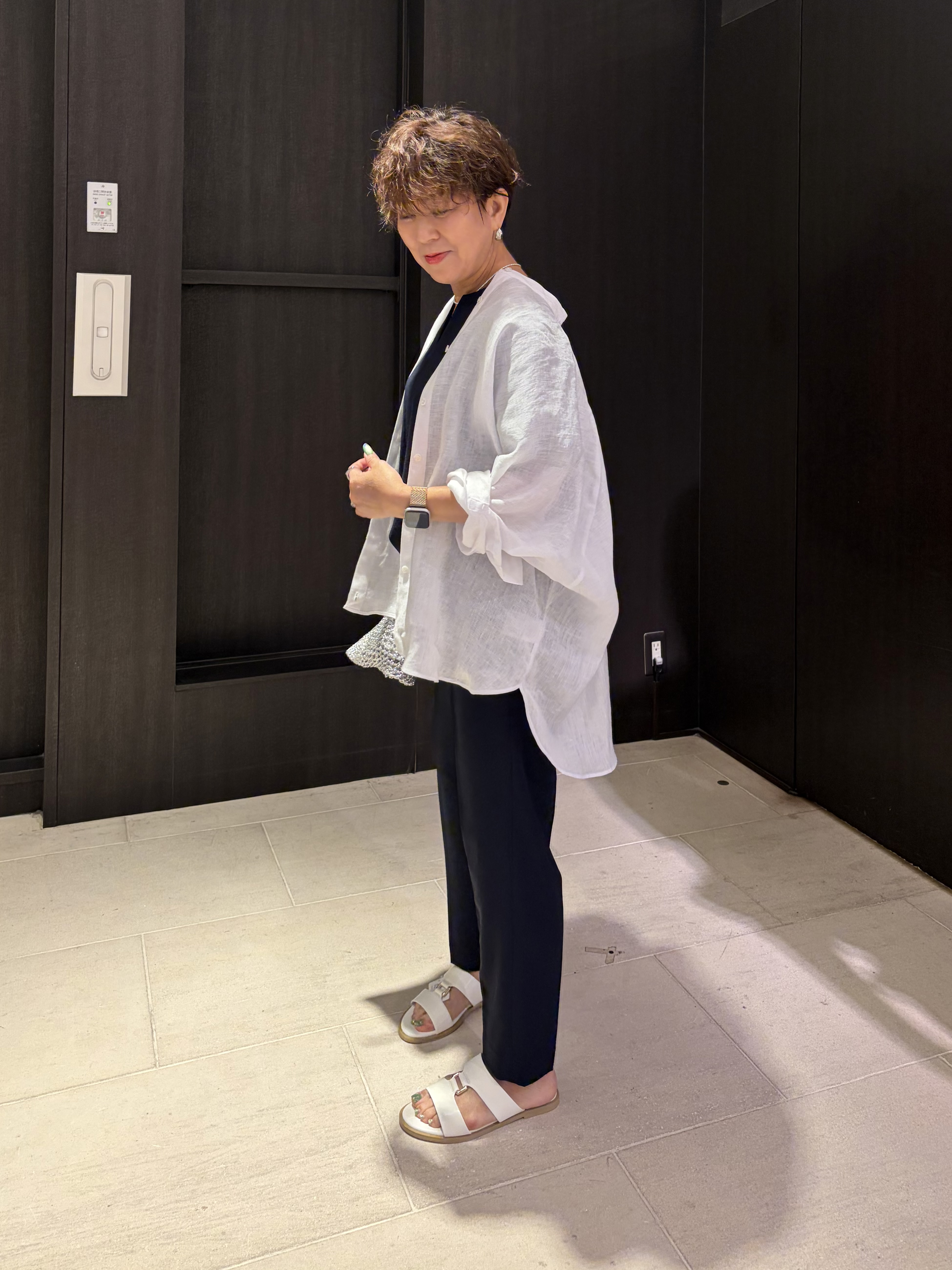 sayakaさんの「UNTITLED｜【UV/接触冷感/セットアップ可】リラクシーキーVネックブラウス」を使ったコーディネート
