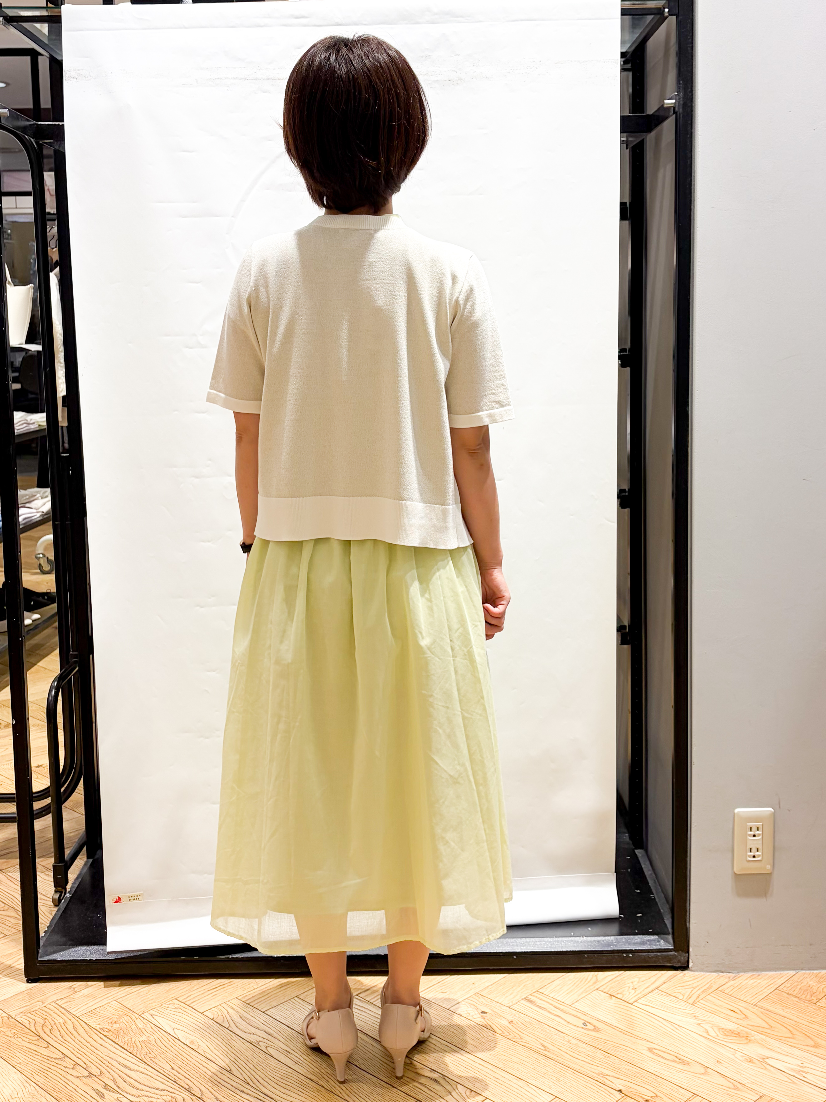 グッチさんの「index｜ラメアソートバイカラー半袖カーディガン【洗濯機OK】」を使ったコーディネート