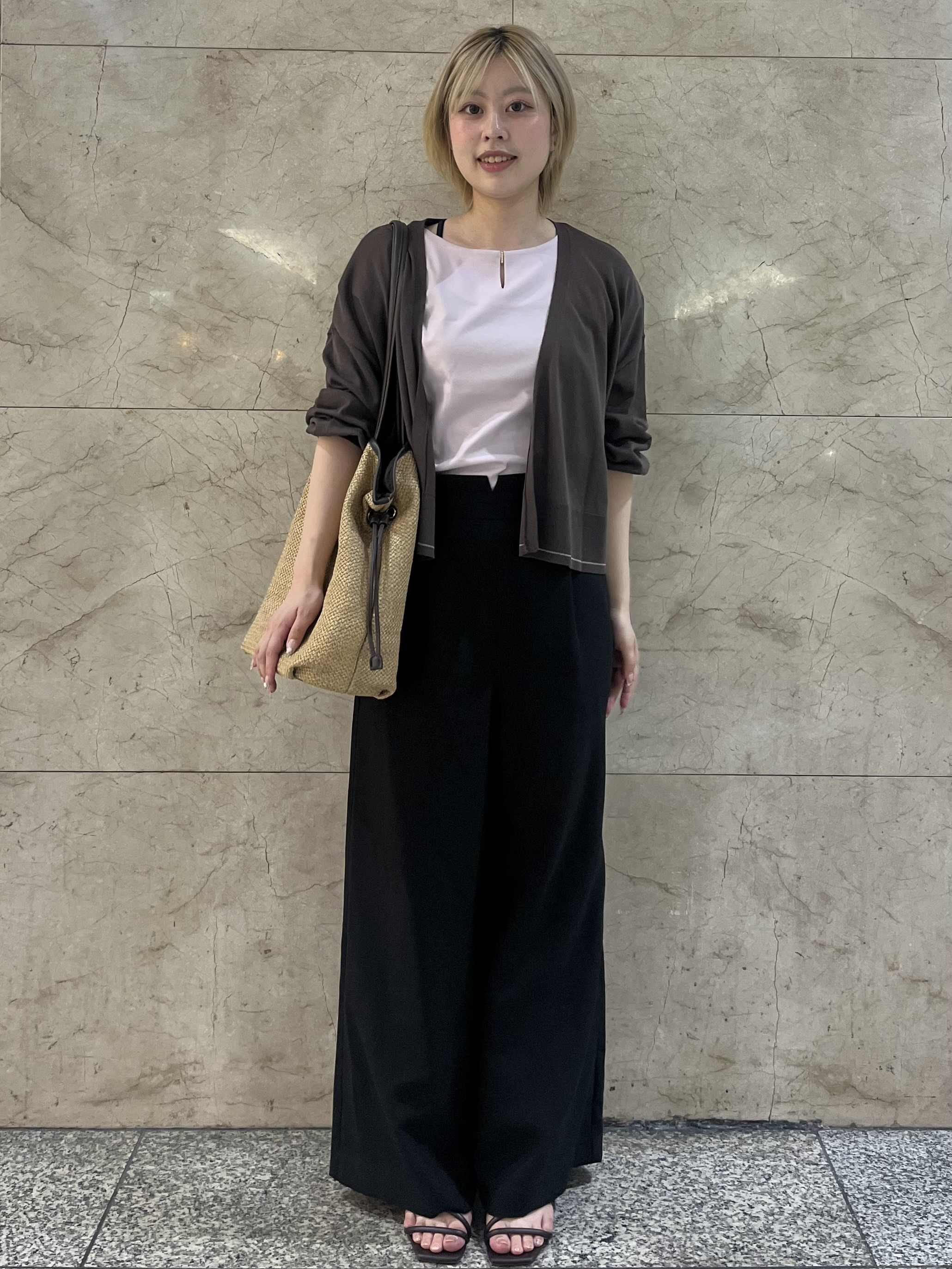 まひるさんの「index｜【接触冷感】シアーショートトッパーカーディガン《洗濯機OK／抗ピル》」を使ったコーディネート