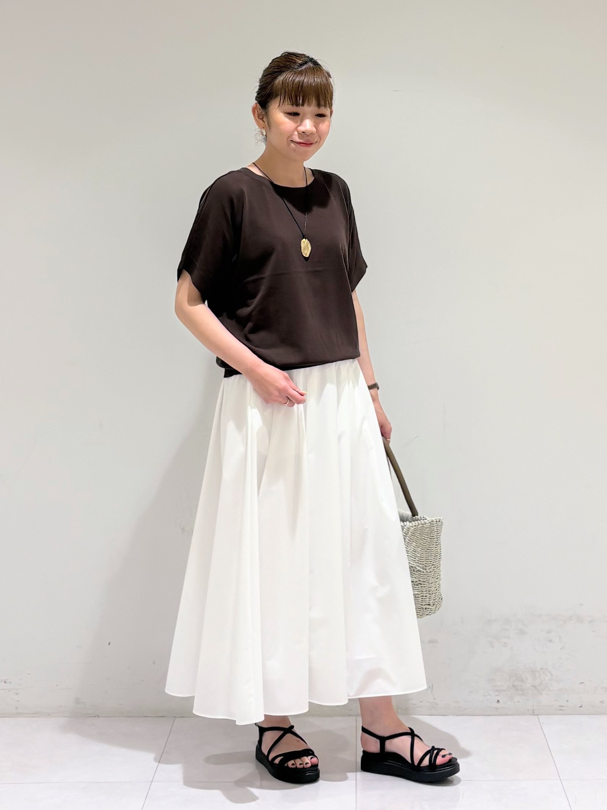 tsuyuさんの「INDIVI｜【洗える／アンサンブル可能】シアーストライプカーディガン」を使ったコーディネート