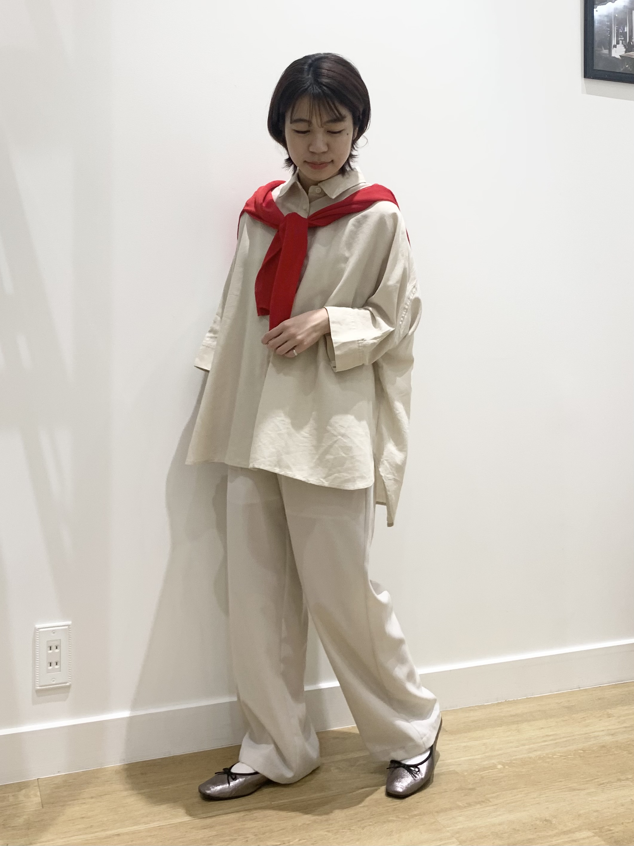 IMARIさんの「Dessin｜【セットアップ可/洗える】リネンブレンドドルマンシャツ」を使ったコーディネート