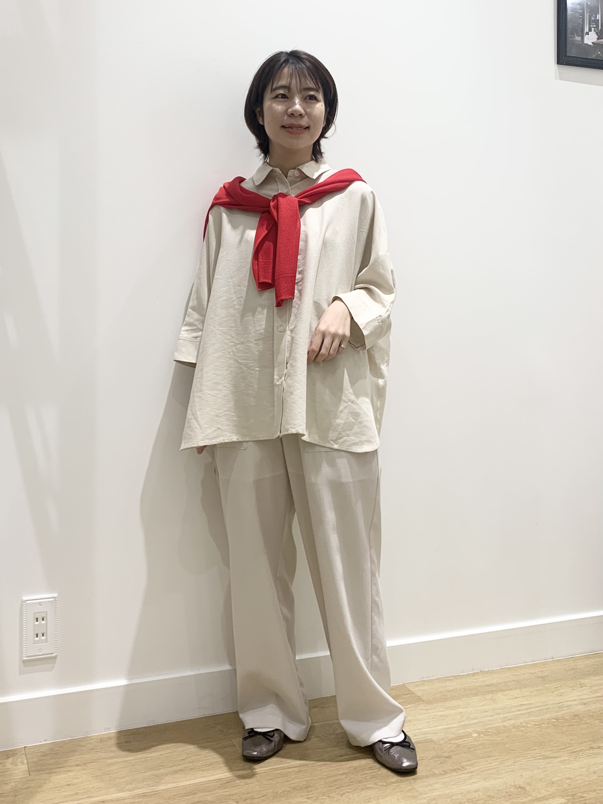 IMARIさんの「Dessin｜【セットアップ可/洗える】リネンブレンドドルマンシャツ」を使ったコーディネート
